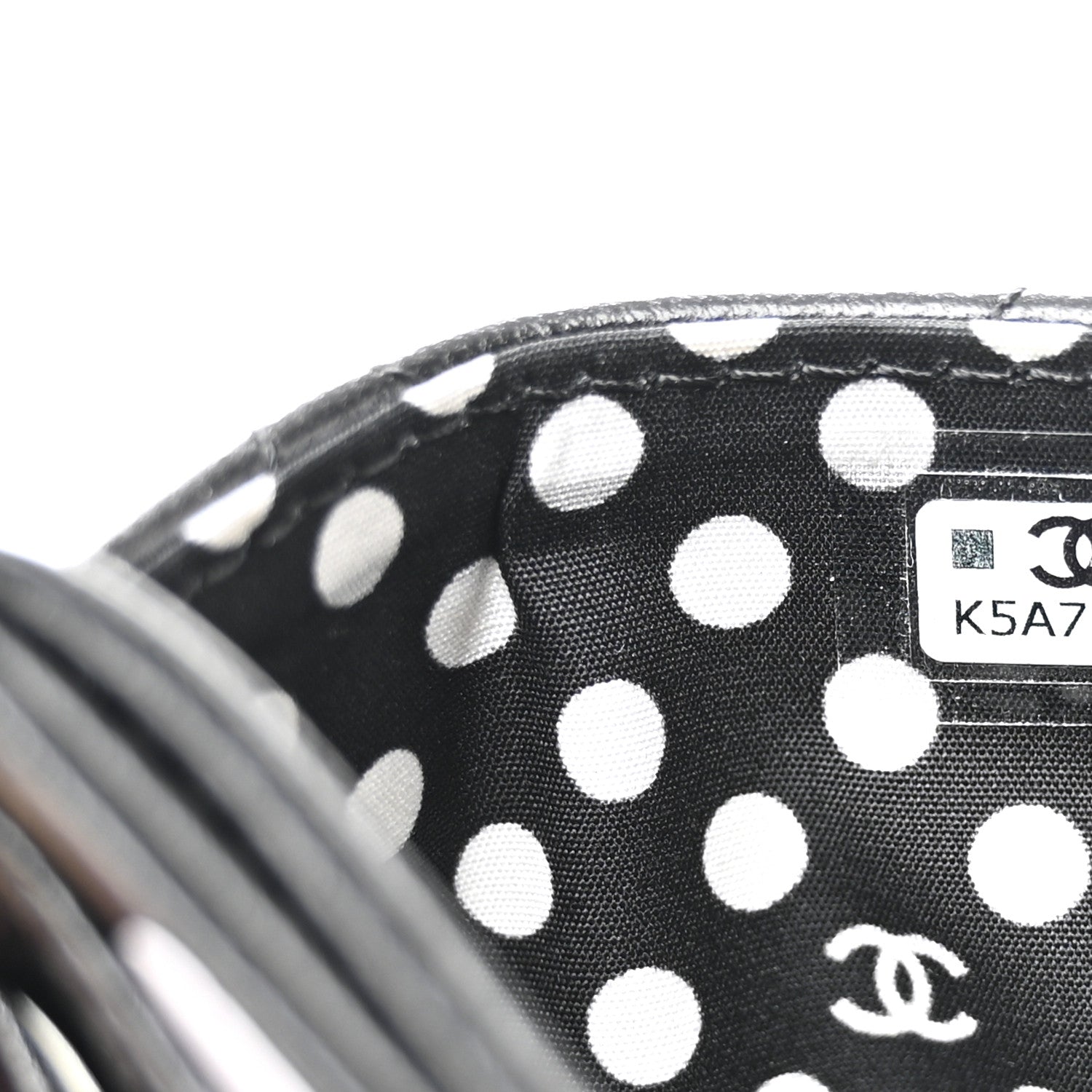 Lambskin Quilted Pearl CC Chanel Card Holder Black