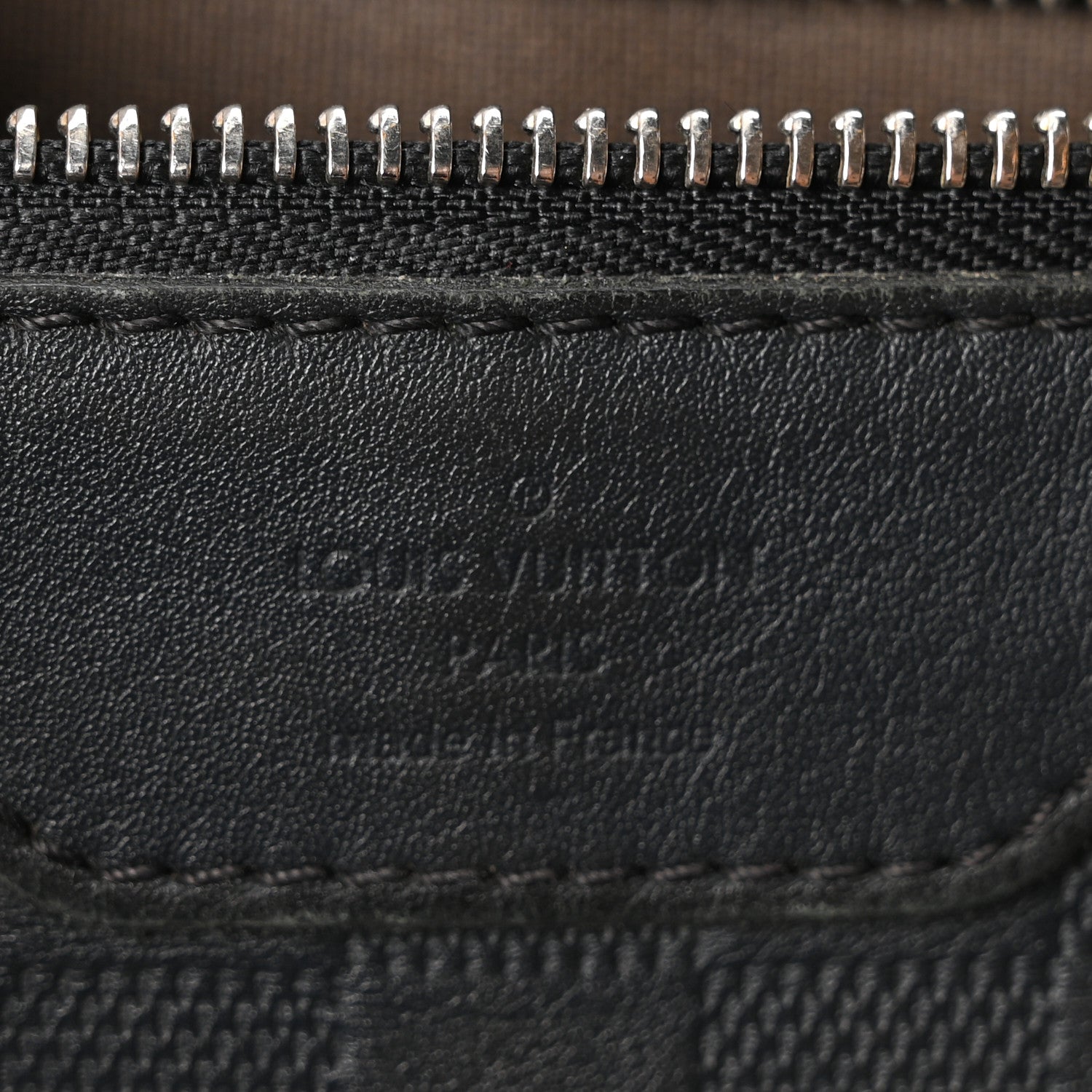 Damier Infini Calypso MM Black