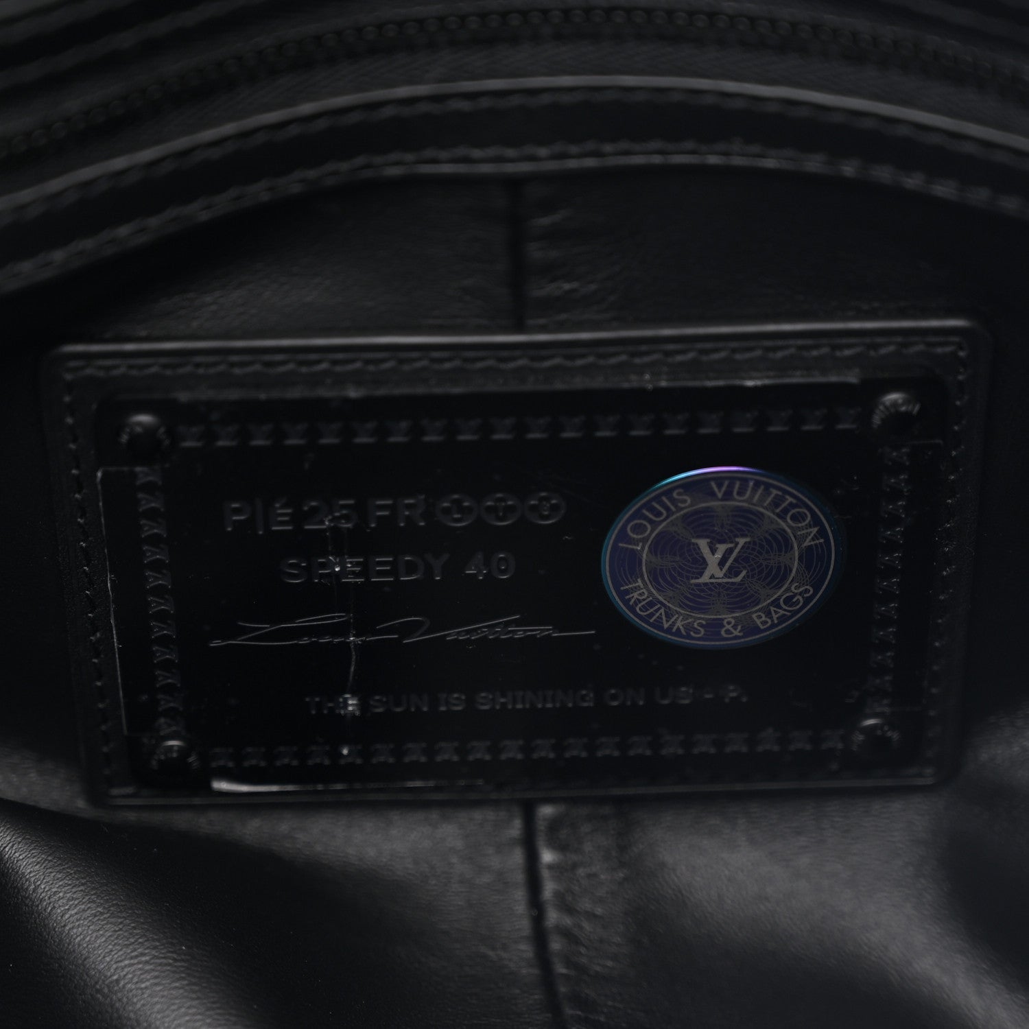Calfskin Monogram Speedy P9 Bandouliere 40 Ultra Black
