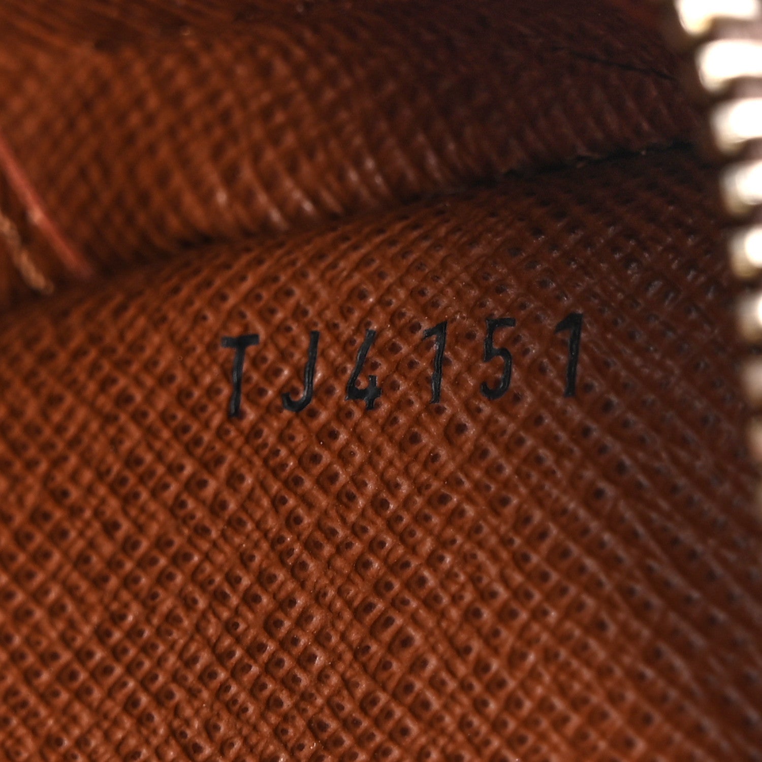 Monogram Amazone