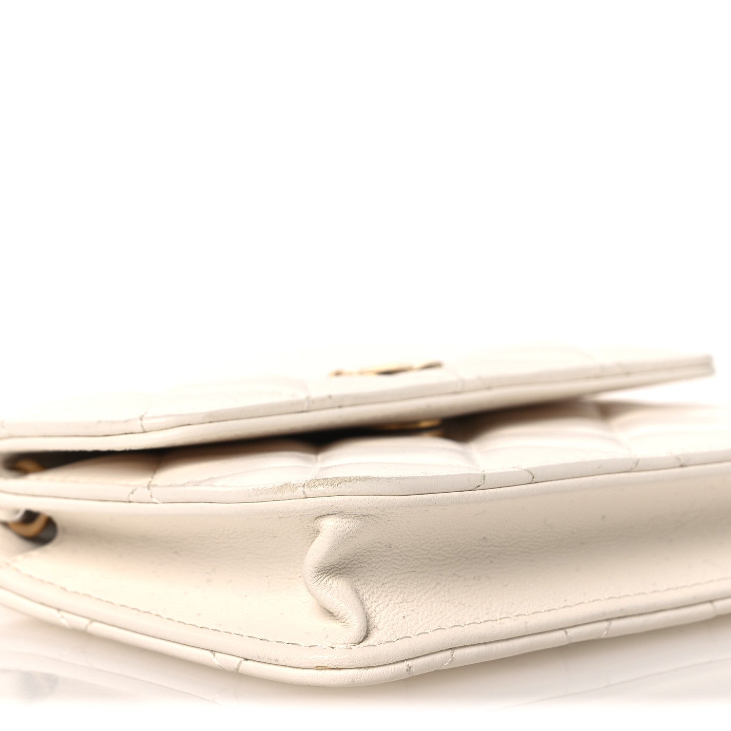Lambskin Quilted Pearl Crush Clutch With Chain White