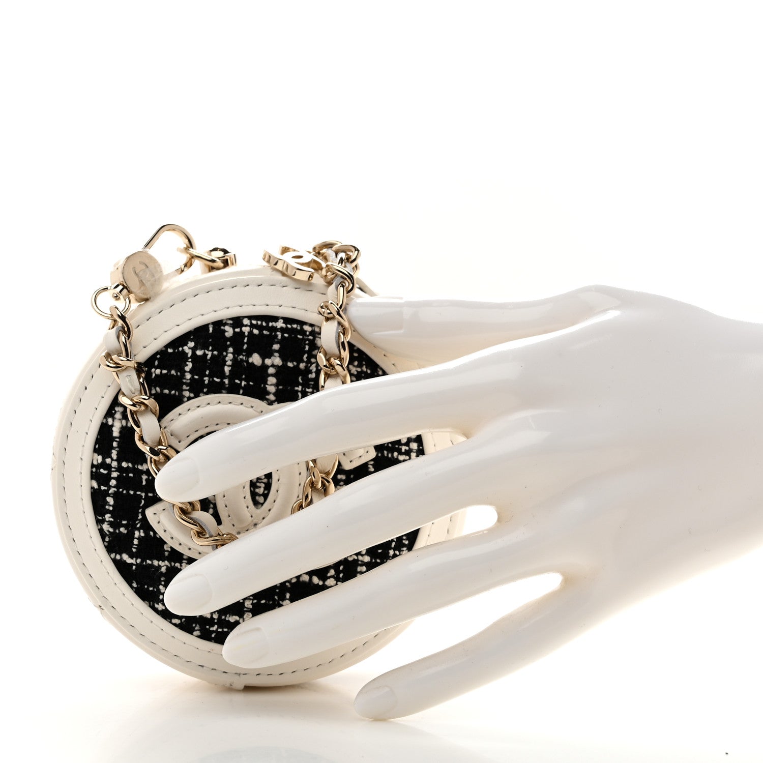 Tweed Quilted Round Filigree Pouch With Chain White Black