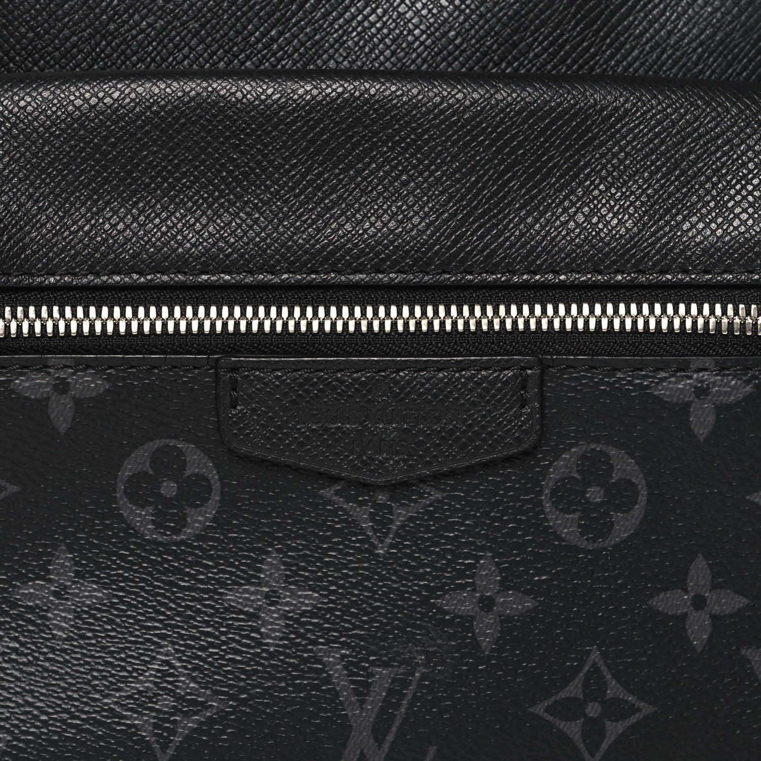 Taiga Monogram Eclipse Outdoor Messenger Black