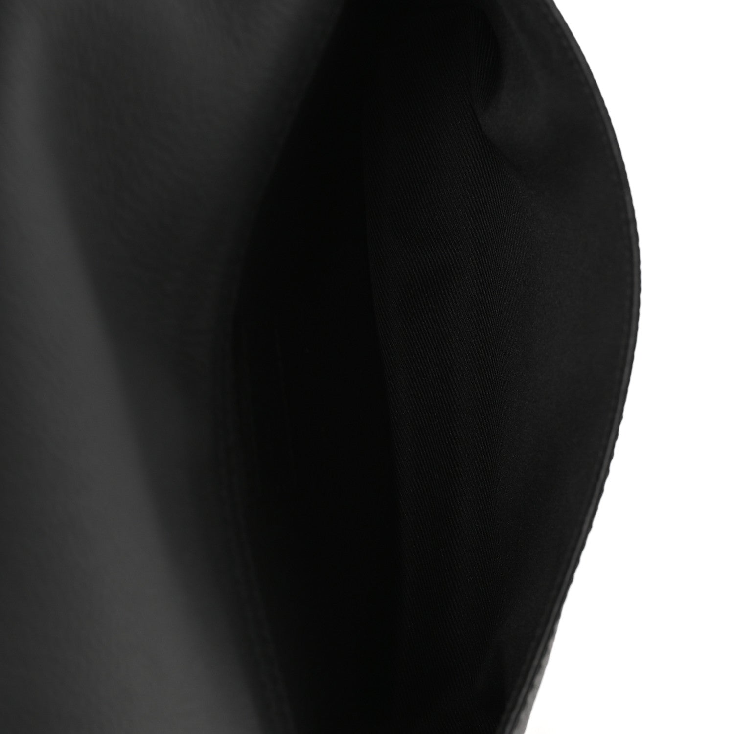 Grained Calfskin Aerogram Takeoff Sling Black