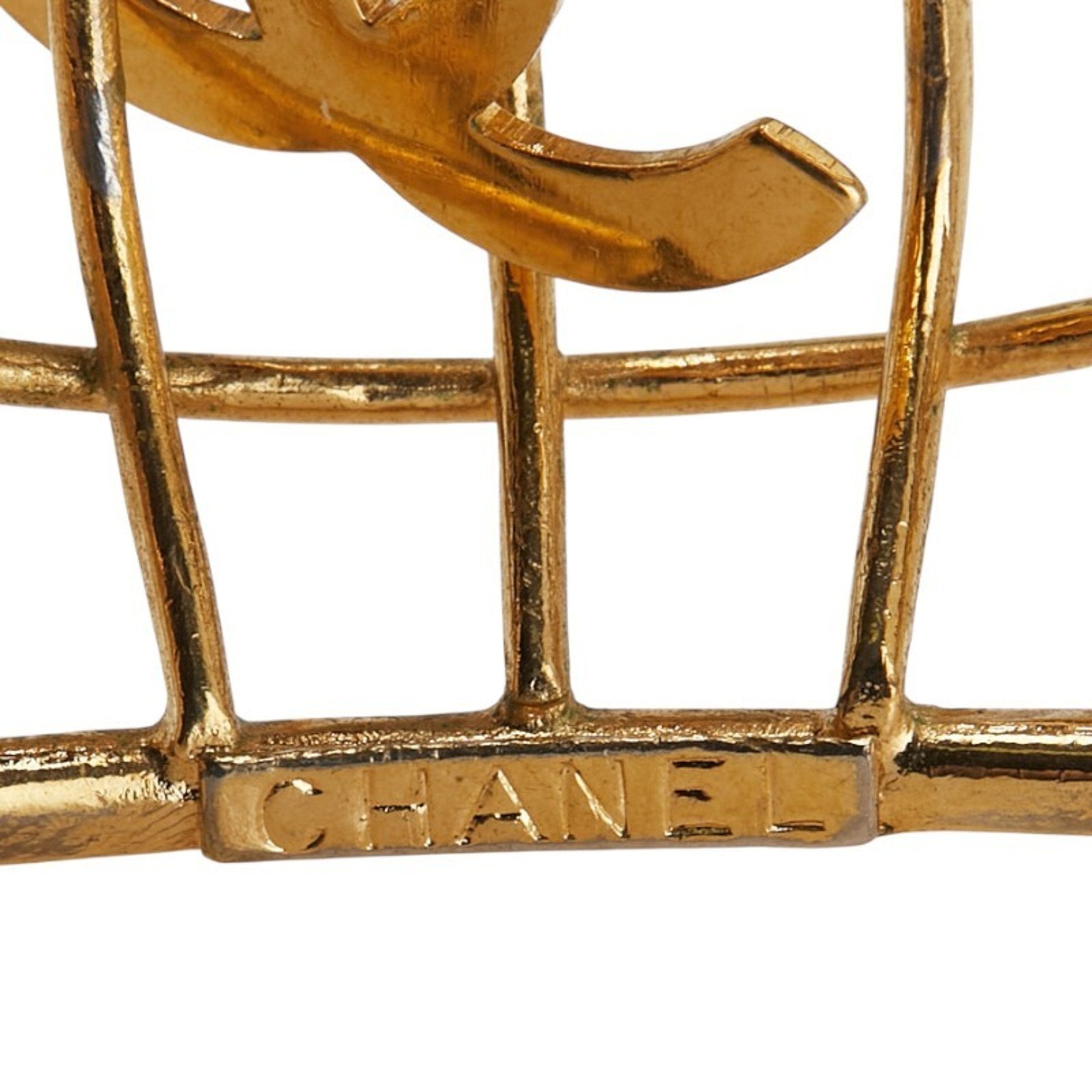 CC Logo Clip-On Earrings Metal Gold-Tone Metal