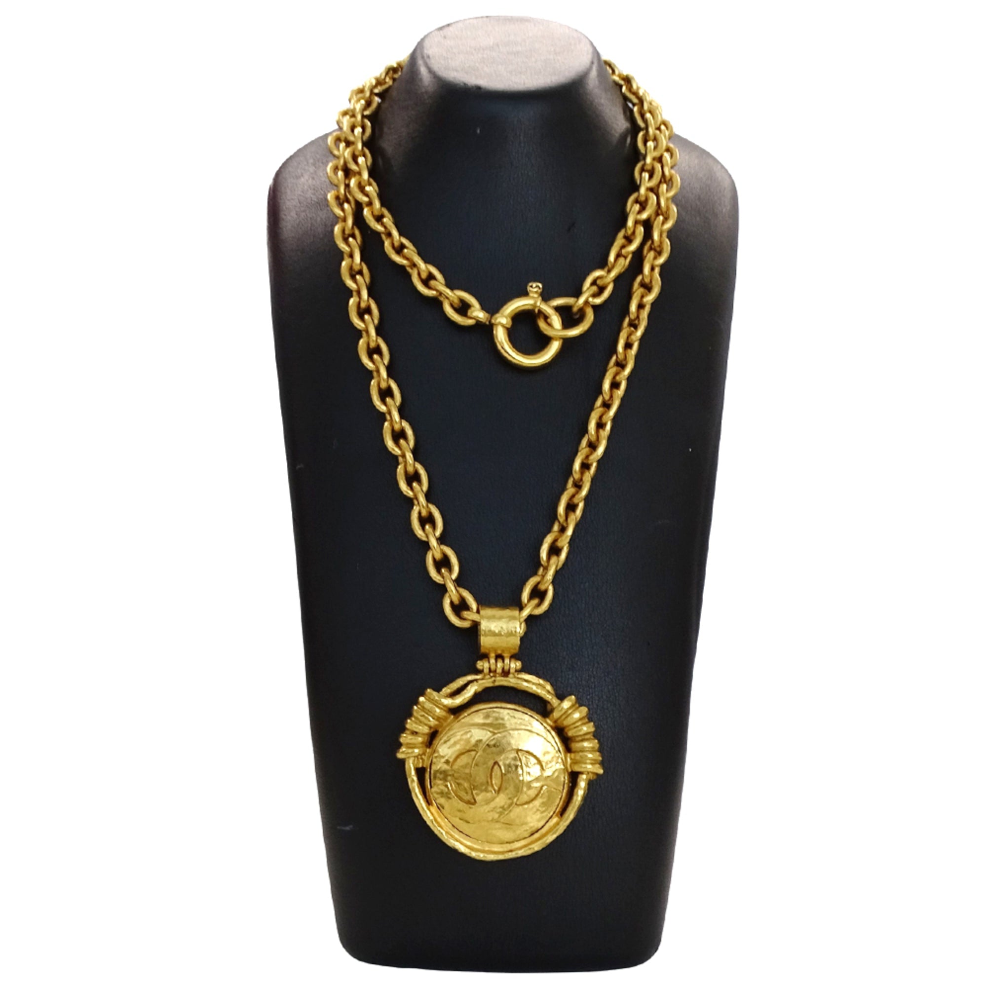 CC Logo Round Pendant Necklace Metal