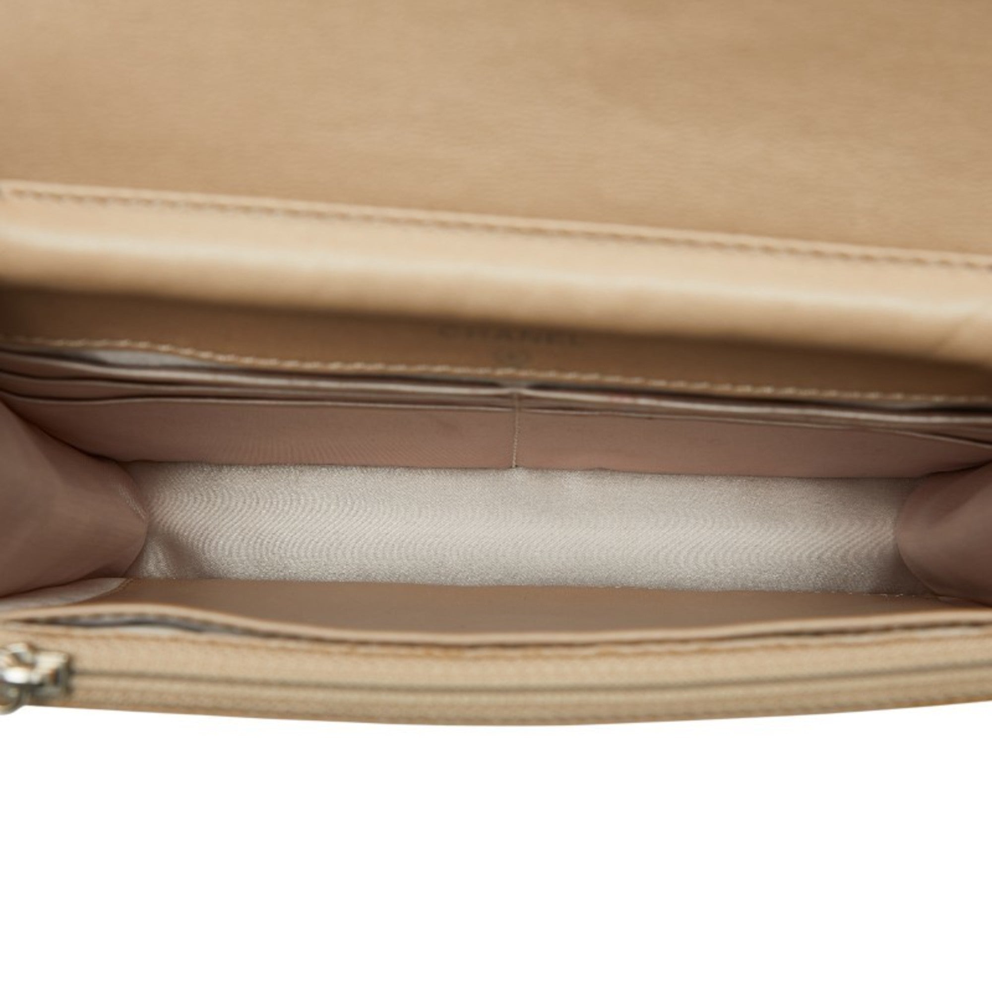 Travel Line Wallet on Chain Quilted Nylon
