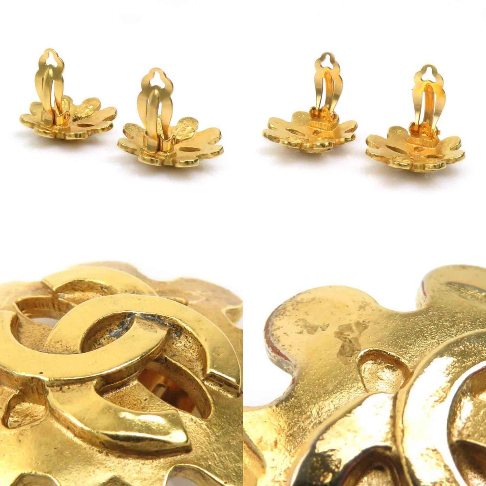CC Logo Clip-On Earrings Gold-Tone Metal Gold-Tone Metal