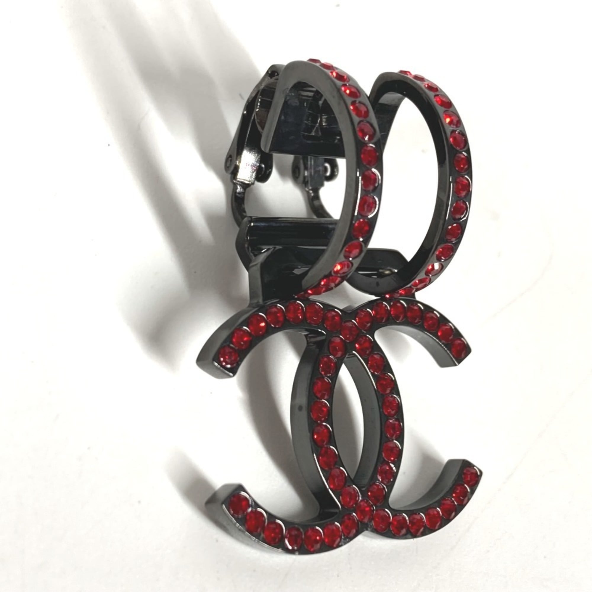 CC Logo Clip-On Single Earring Metal