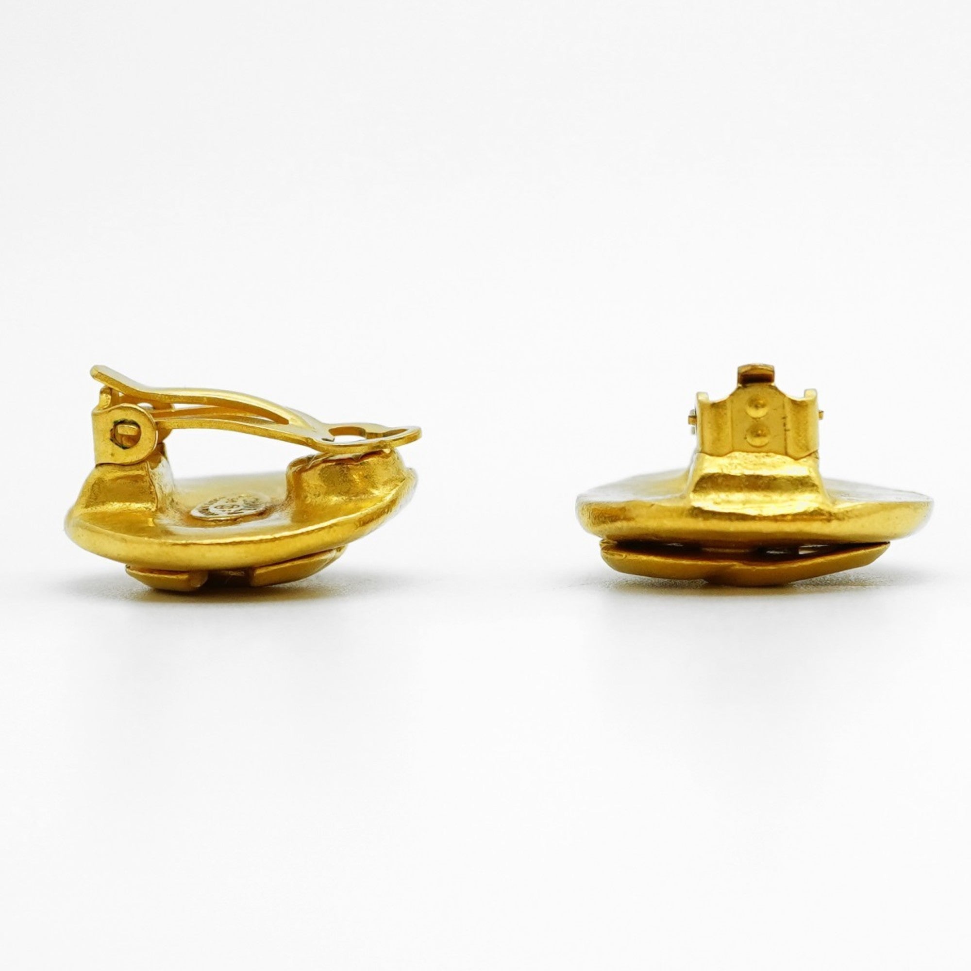 CC Logo Clip-On Earrings Metal Gold-Tone Metal