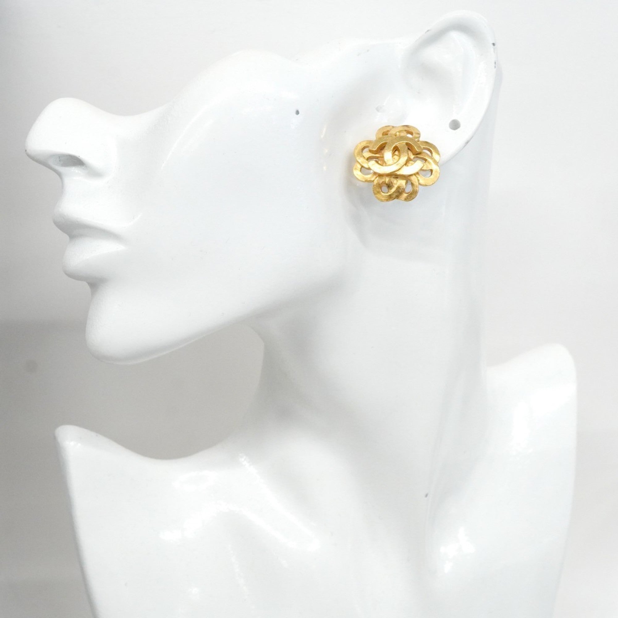 CC Logo Clip-On Earrings Metal Gold-Tone Metal