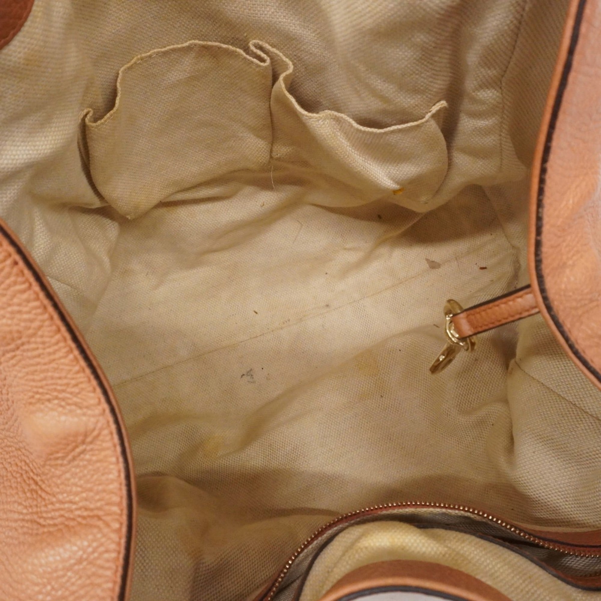 Soho Shoulder Bag Leather Medium