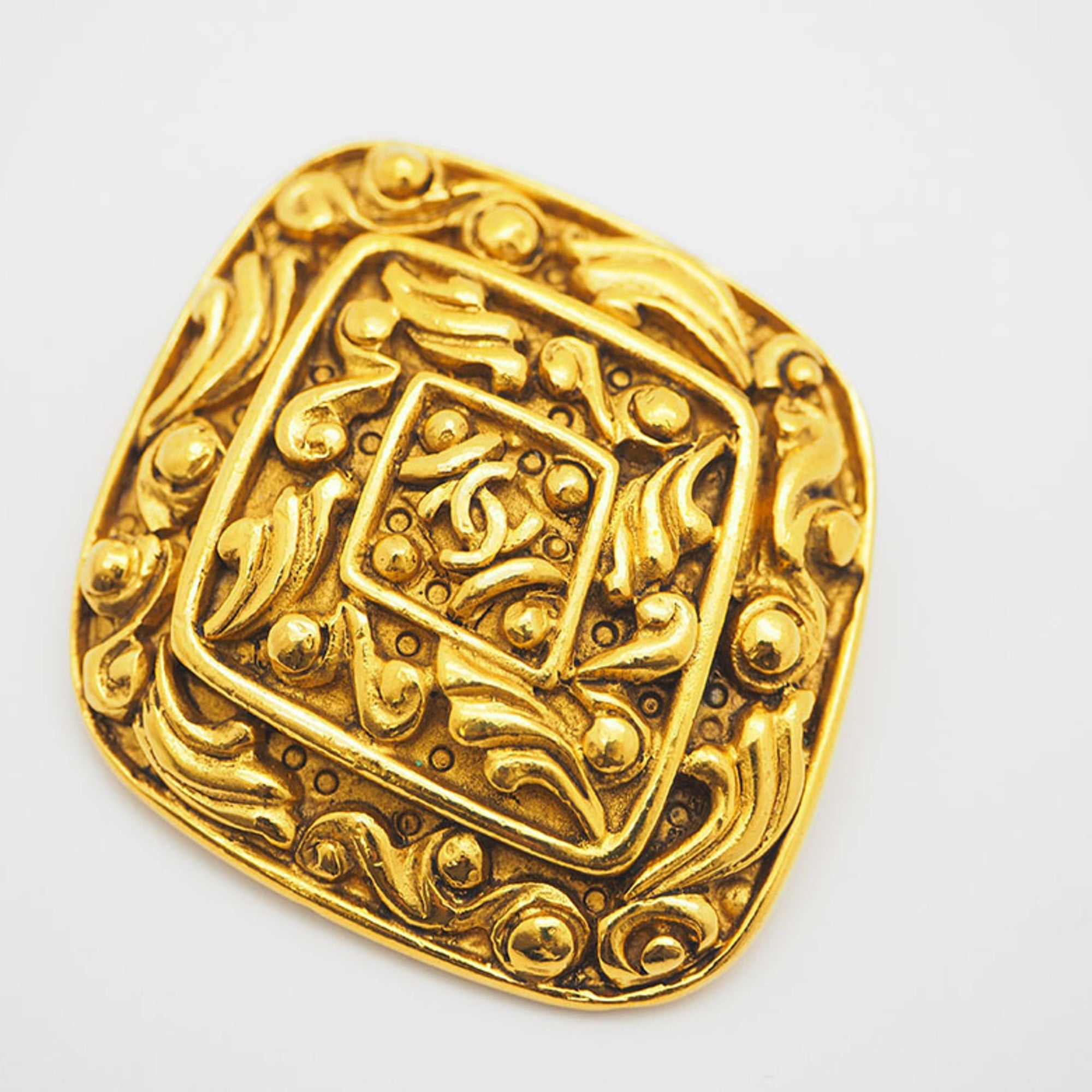 Vintage Brooch Metal Arabesque Crane