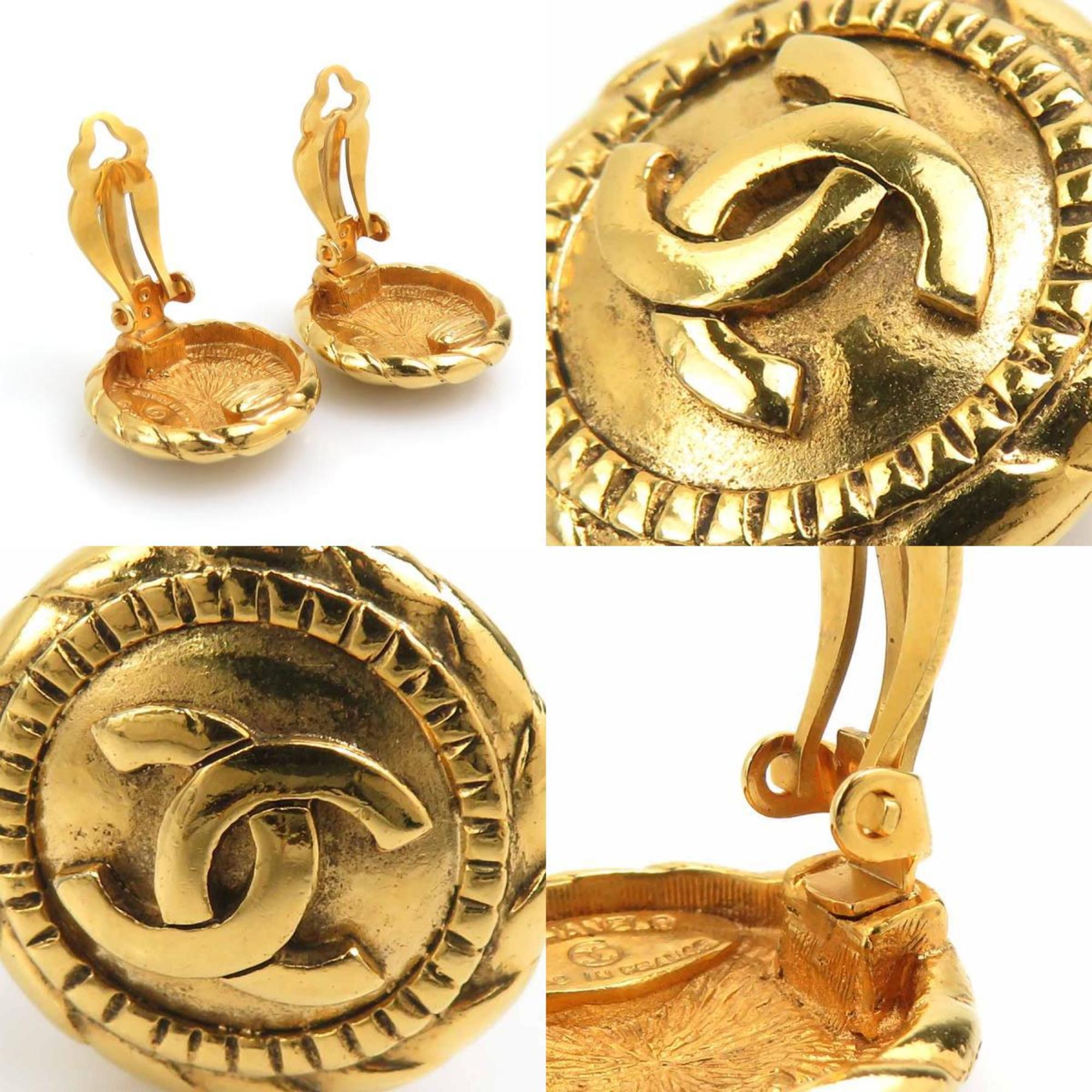 CC Logo Clip-On Earrings Gold-Tone Metal Gold-Tone Metal