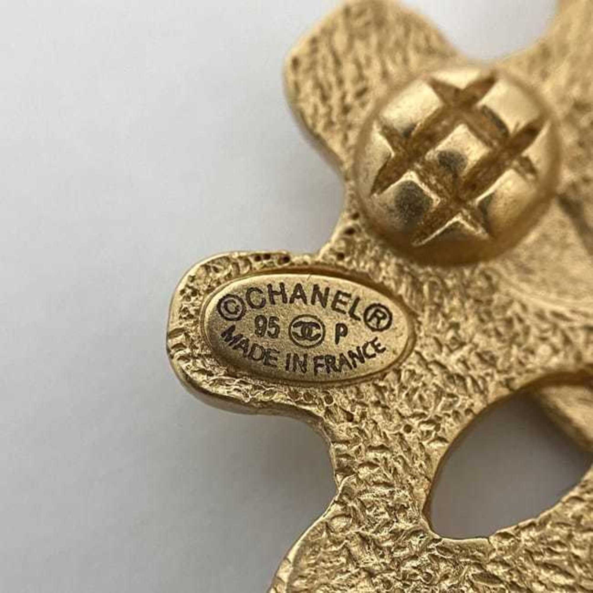 CC Logo Clip-On Earrings Metal Gold-Tone Metal