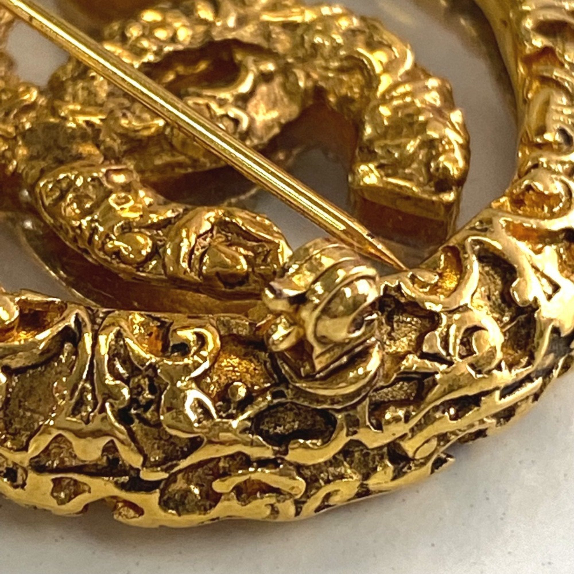 CC Logo Circle Brooch Gold-Tone Metal