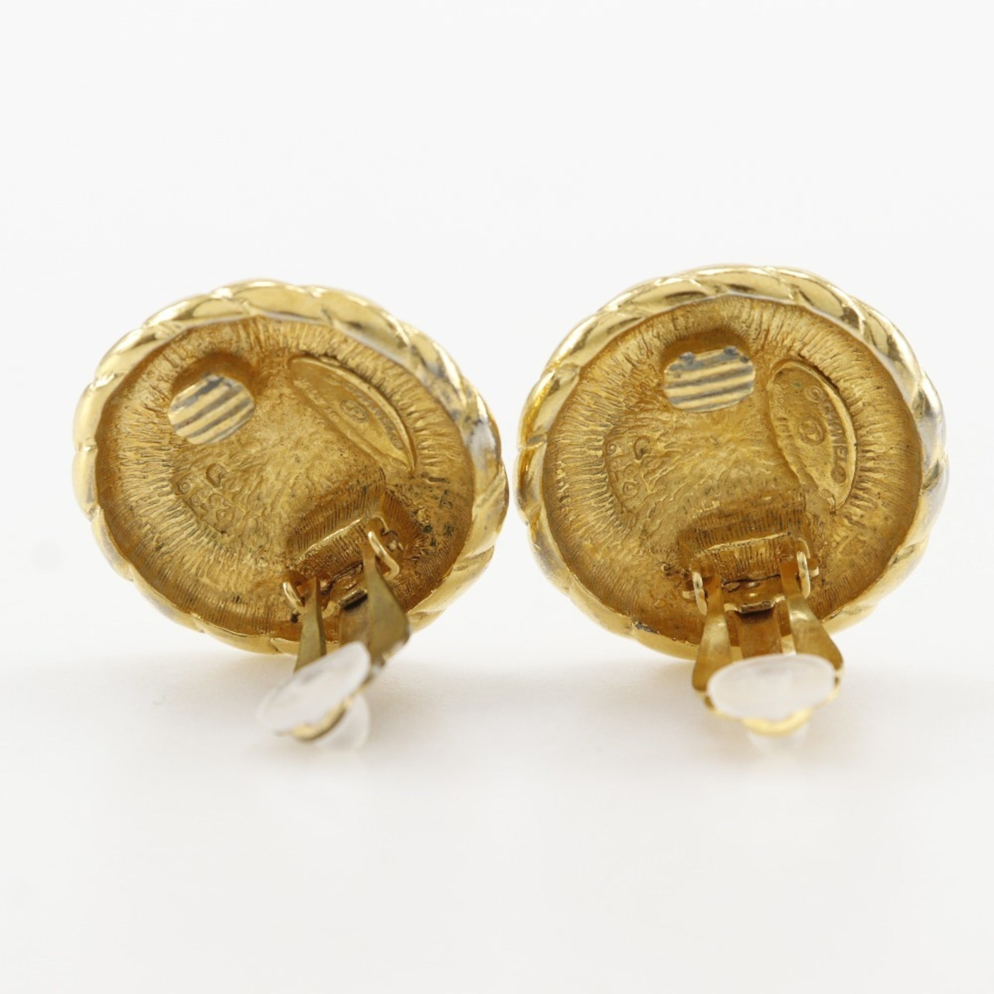 CC Logo Clip-On Earrings Metal Gold-Tone Metal