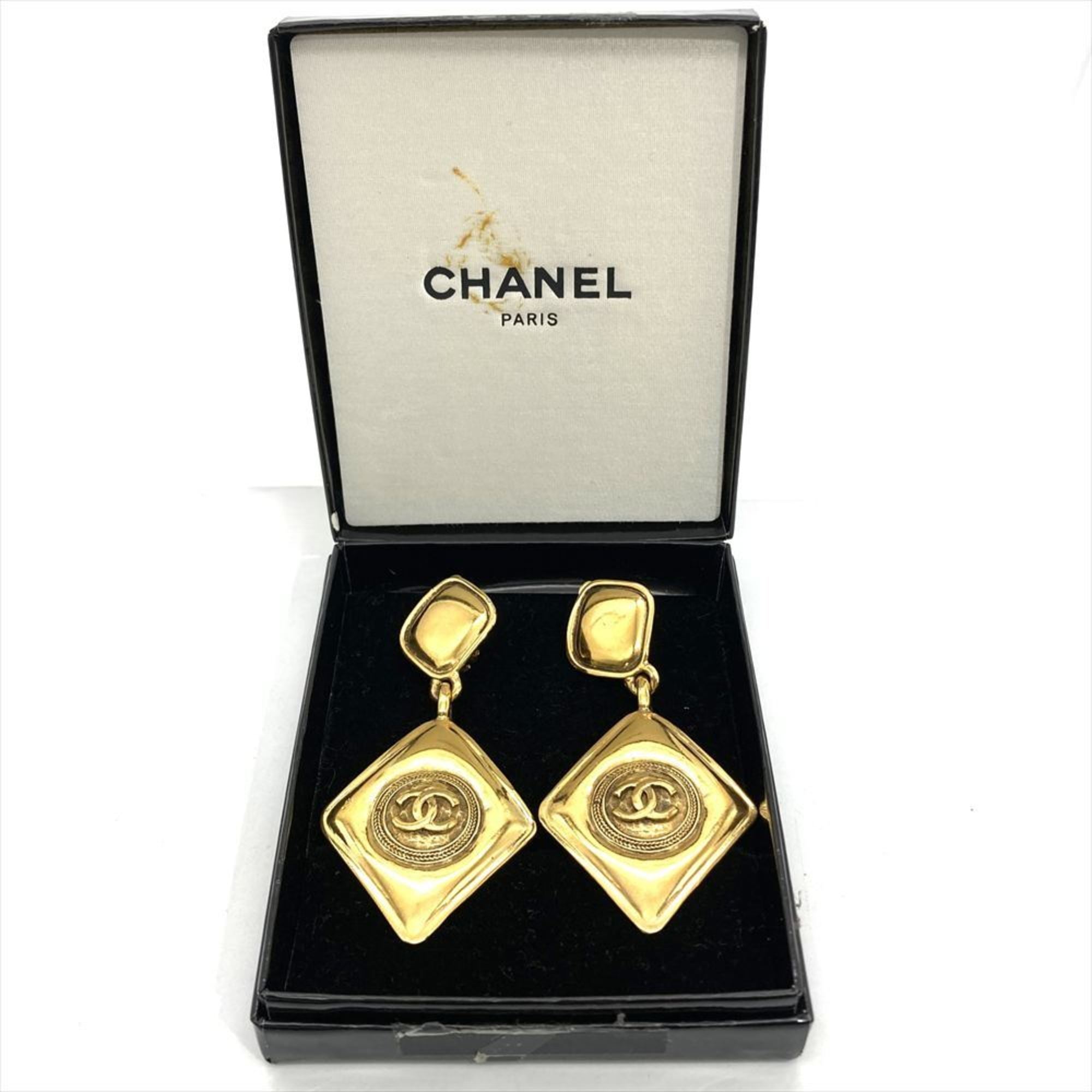 CC Logo Clip-On Earrings Gold-Tone Metal Gold-Tone Metal