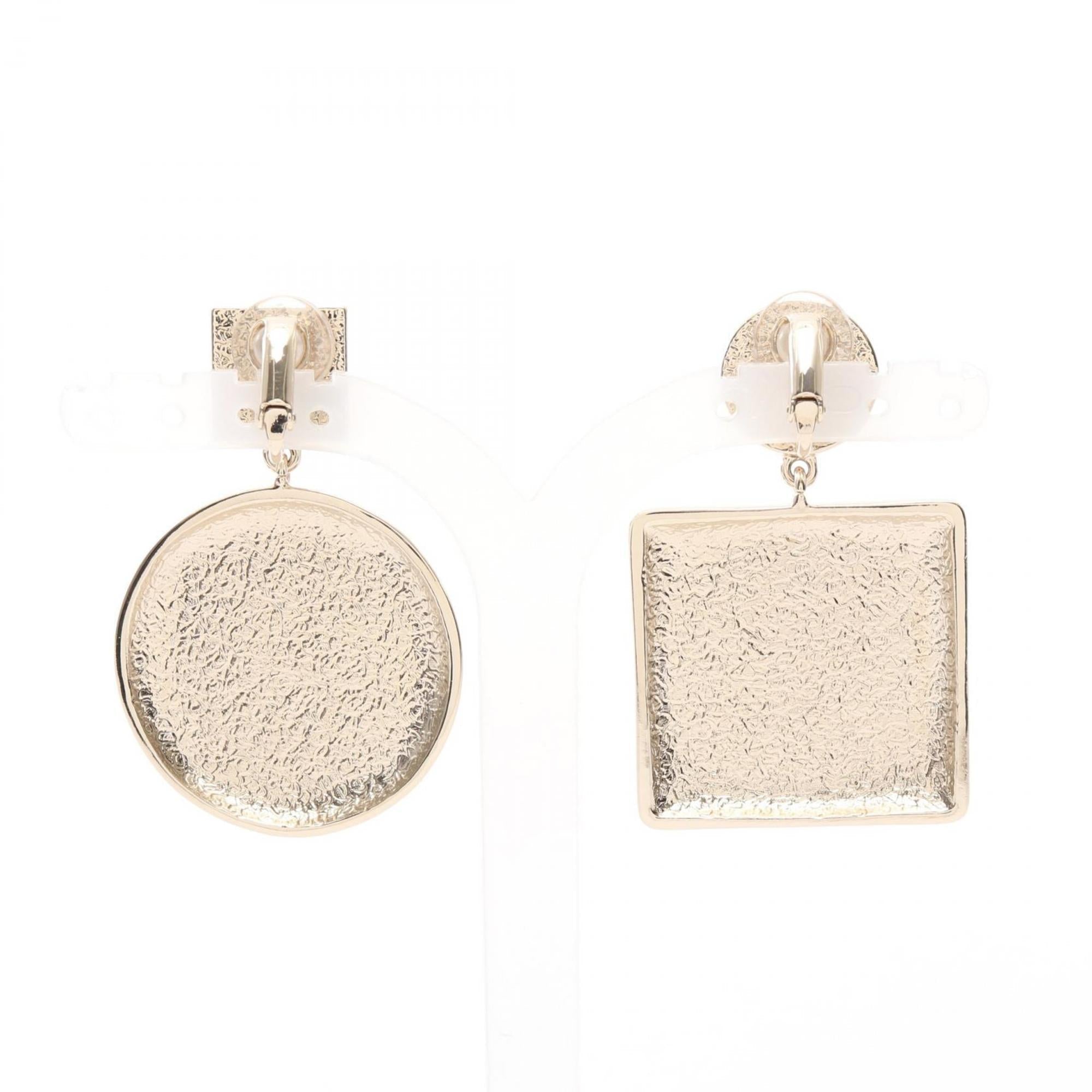 CC Logo Clip-On Earrings Metal Gold-Tone Metal