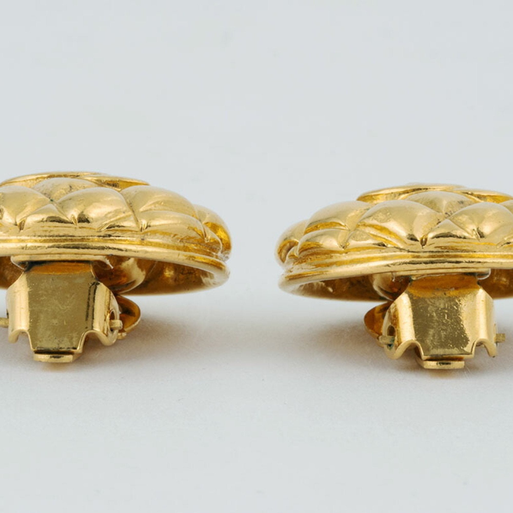 Matelasse Round Clip-On Earrings Metal Gold-Tone Metal