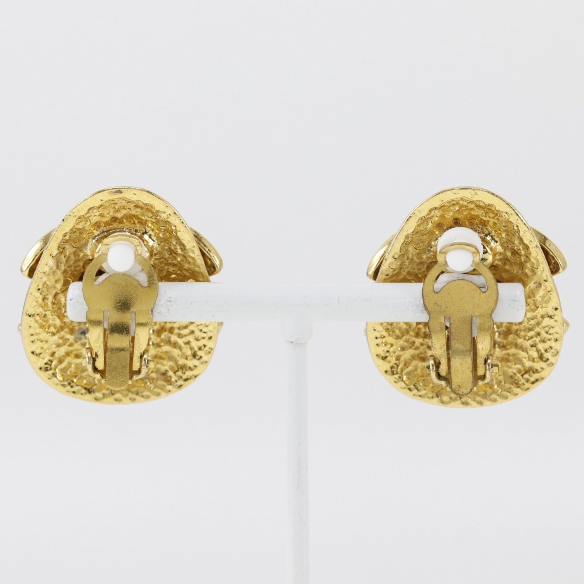 CC Logo Clip-On Earrings 18K Yellow Gold 18K Yellow Gold