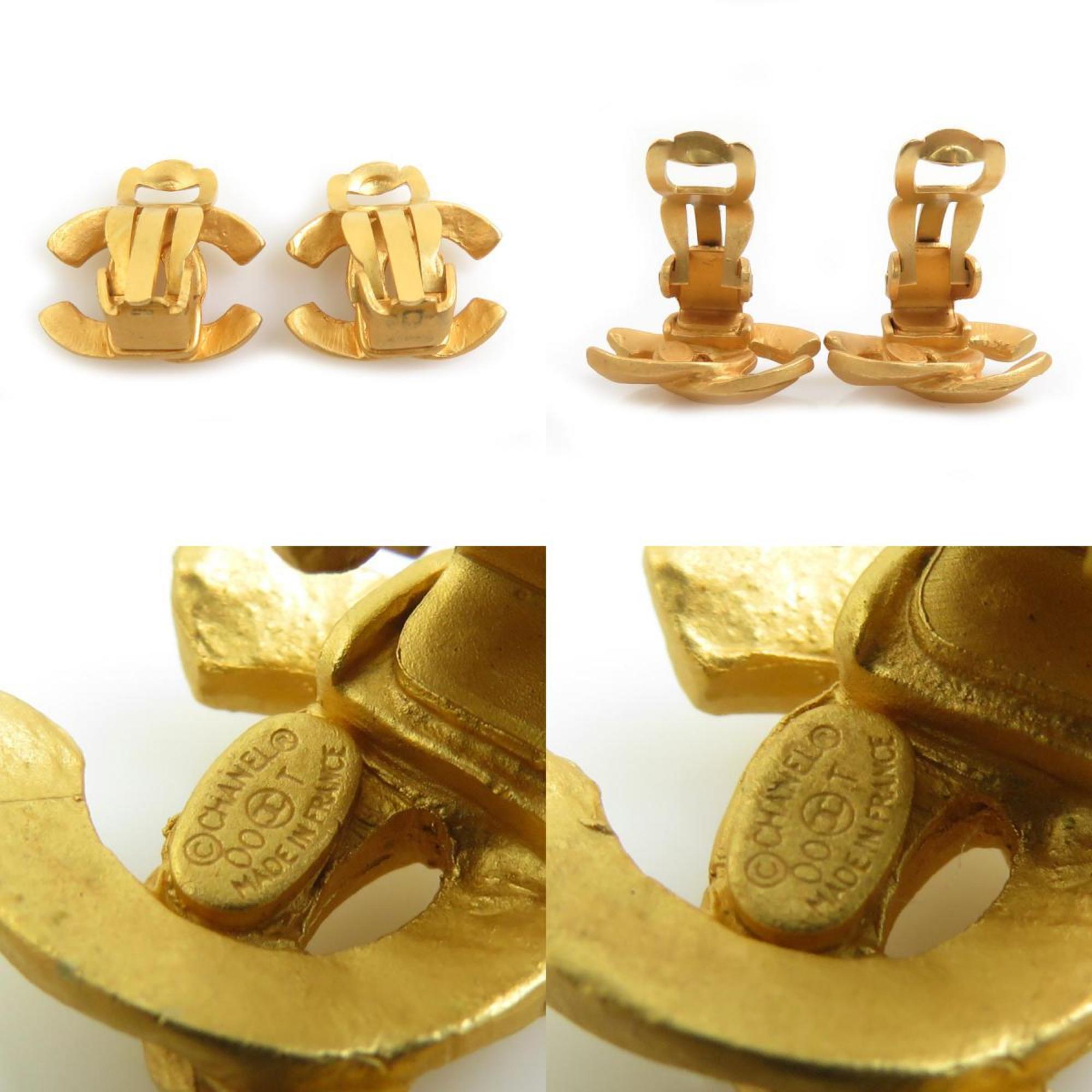 CC Logo Clip-On Earrings Gold-Tone Metal Gold-Tone Metal