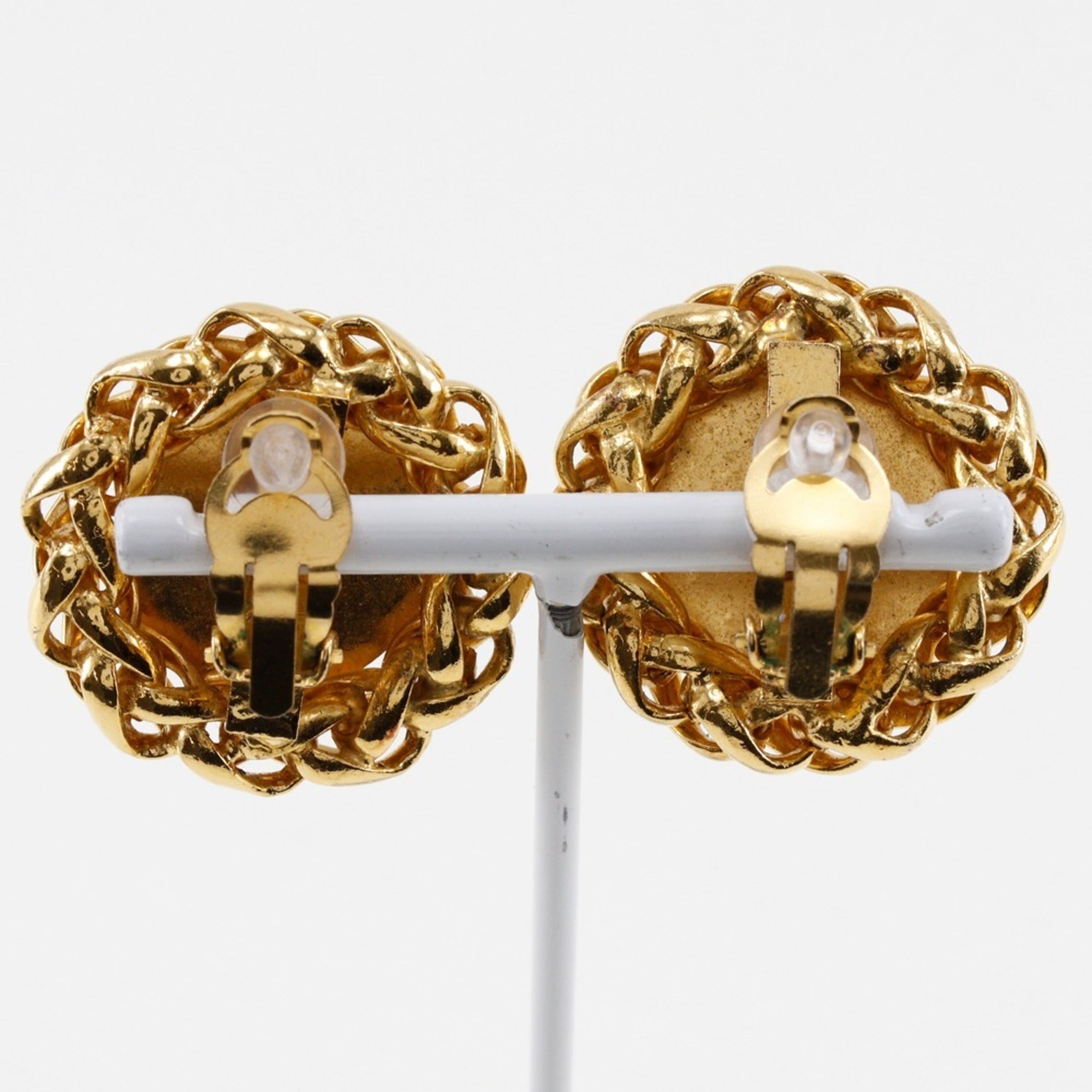 CC Logo Clip-On Earrings Metal Gold-Tone Metal