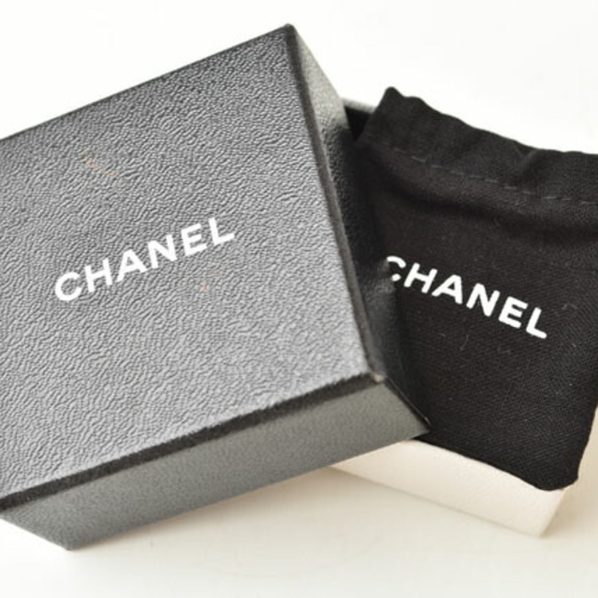 CC Logo Circle Earrings Metal