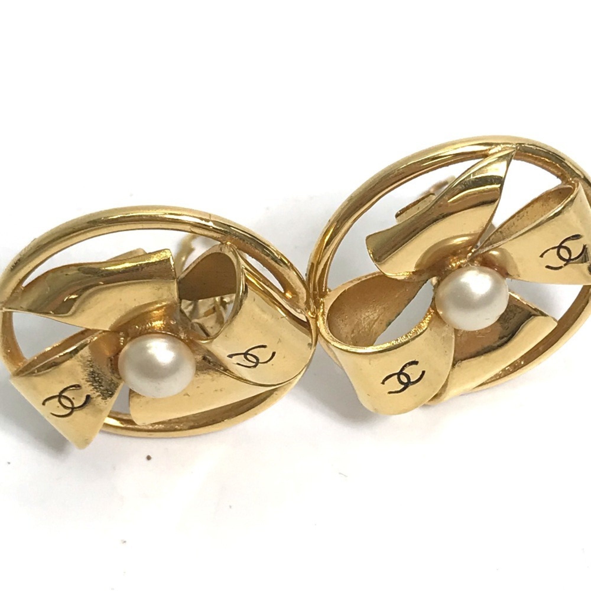 CC Logo Round Clip-On Earrings Gold-Tone Metal Gold-Tone Metal