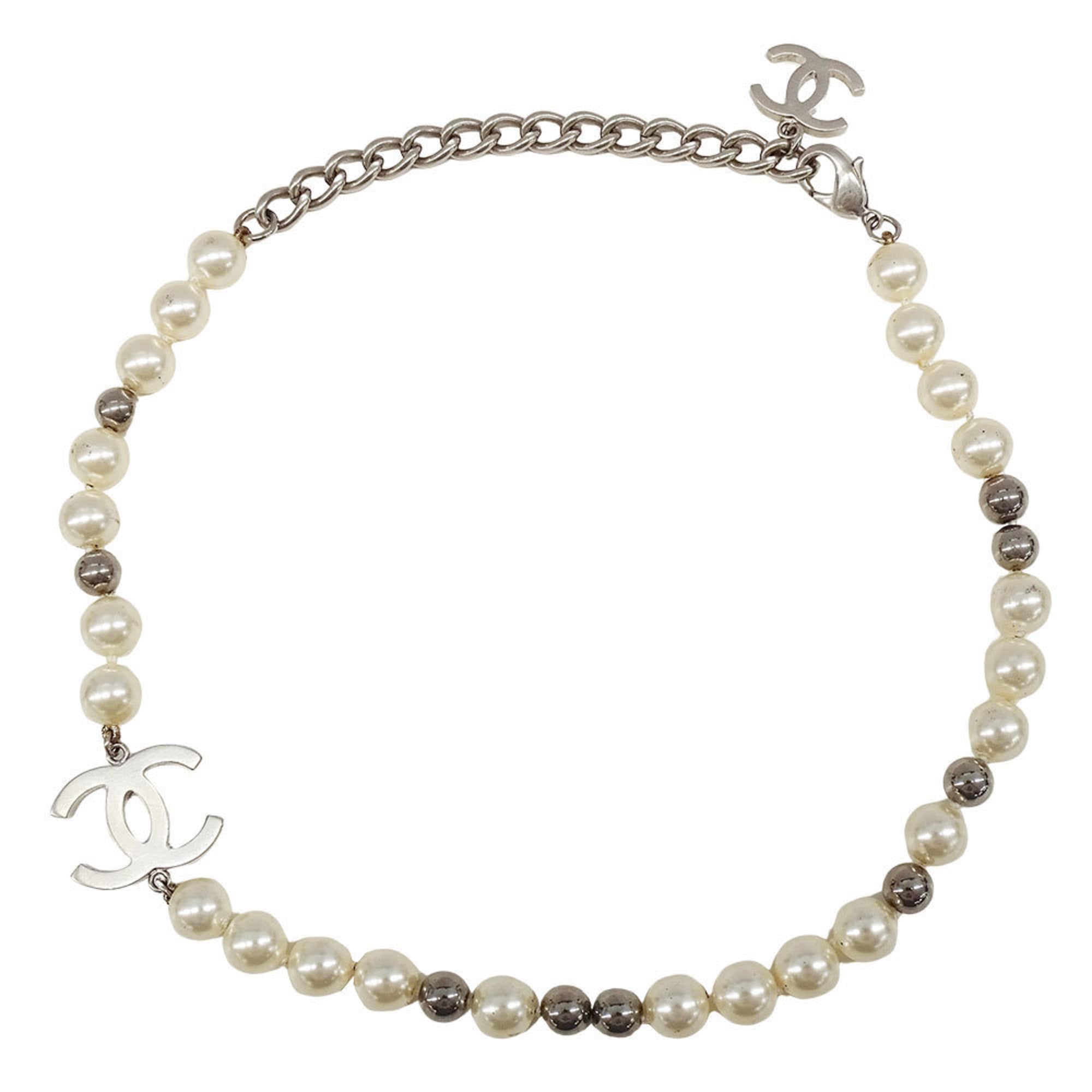 Pendant Necklace Artificial Pearl and Silver Hardware