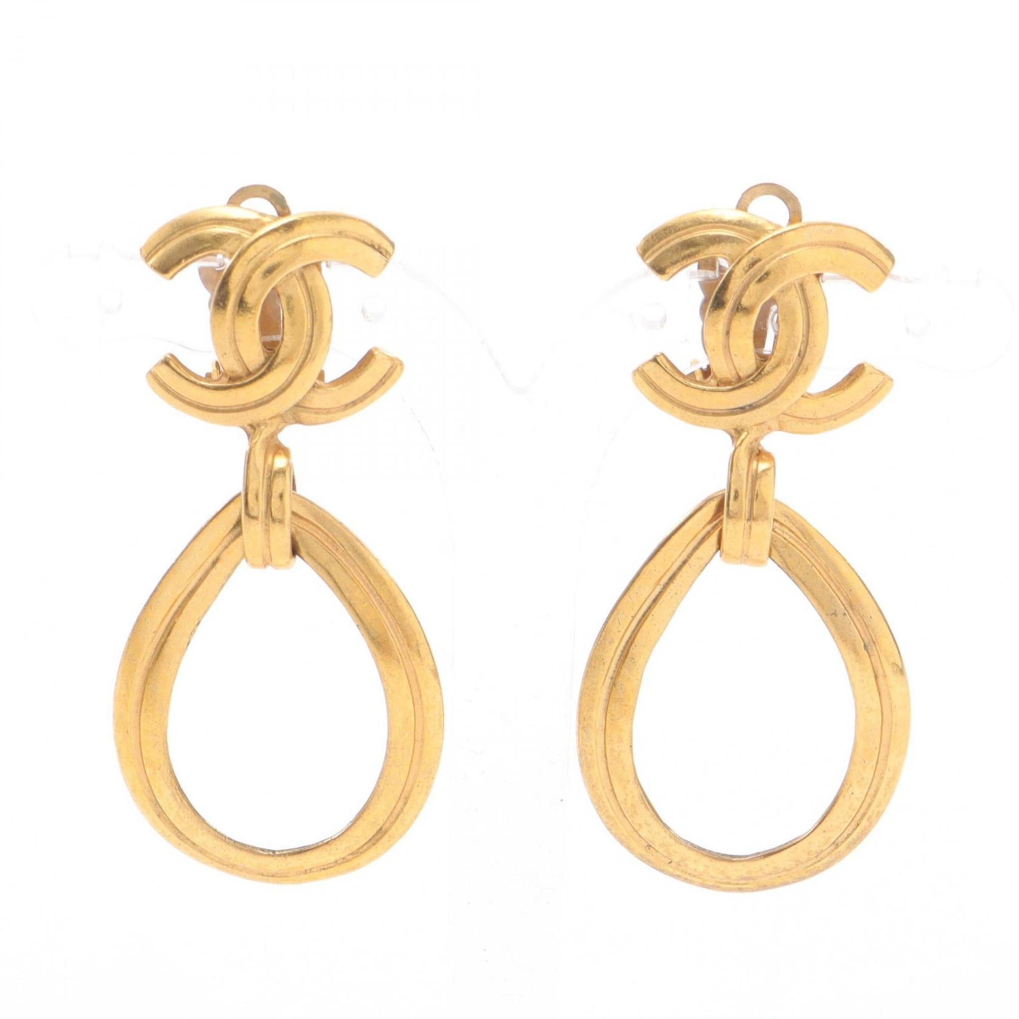 CC Logo Clip-On Earrings Metal Gold-Tone Metal