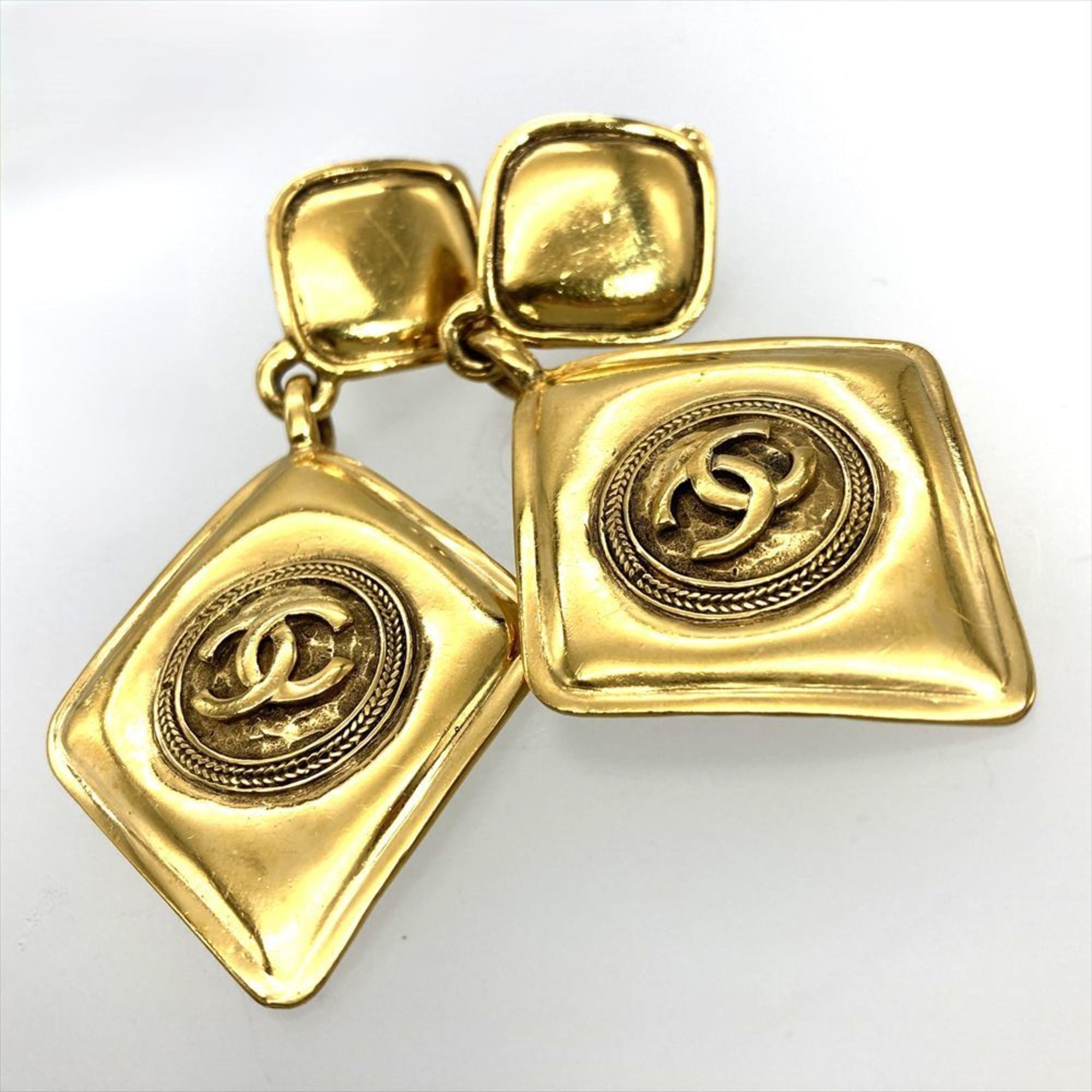 CC Logo Clip-On Earrings Gold-Tone Metal Gold-Tone Metal