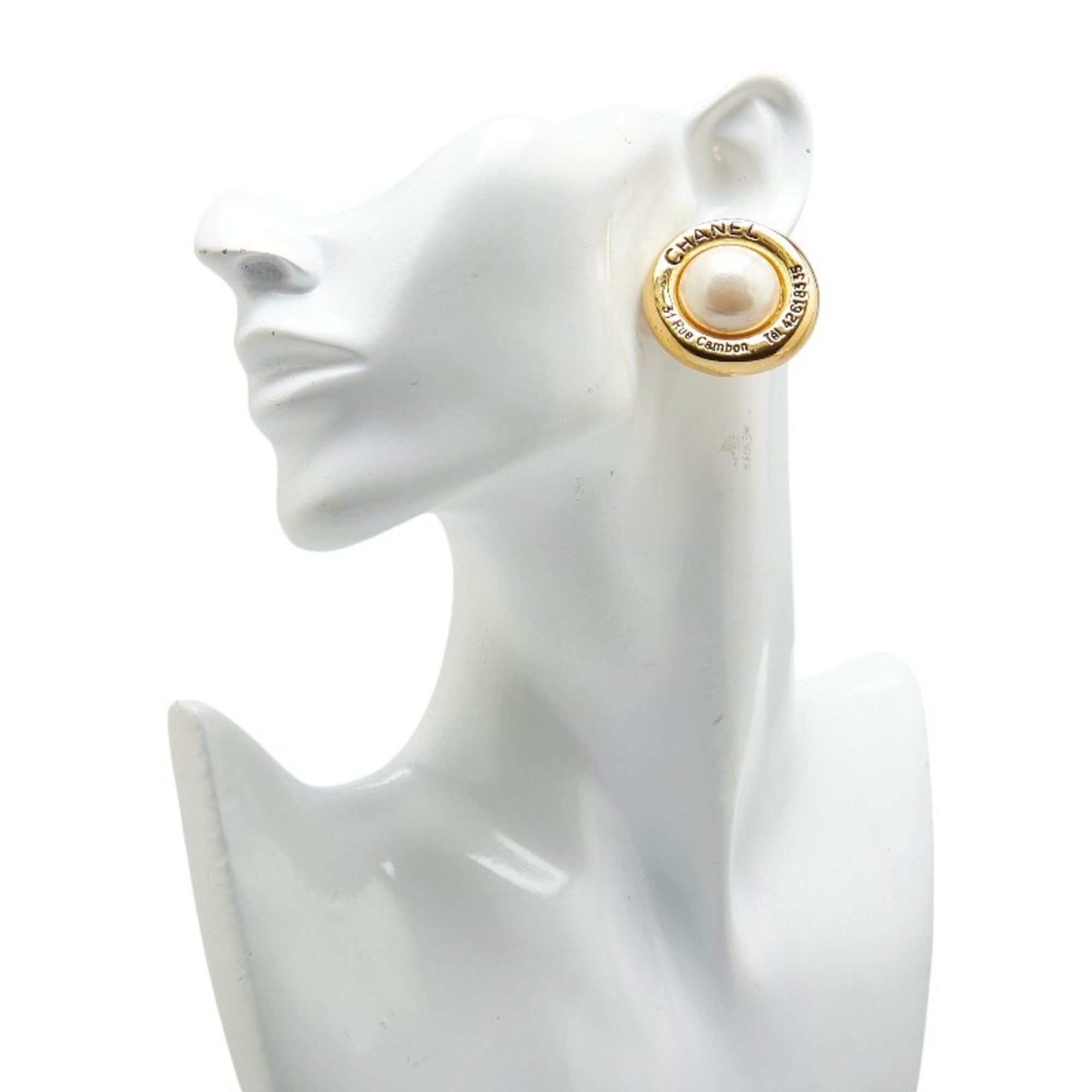 CC Logo Clip-On Earrings Metal Gold-Tone Metal