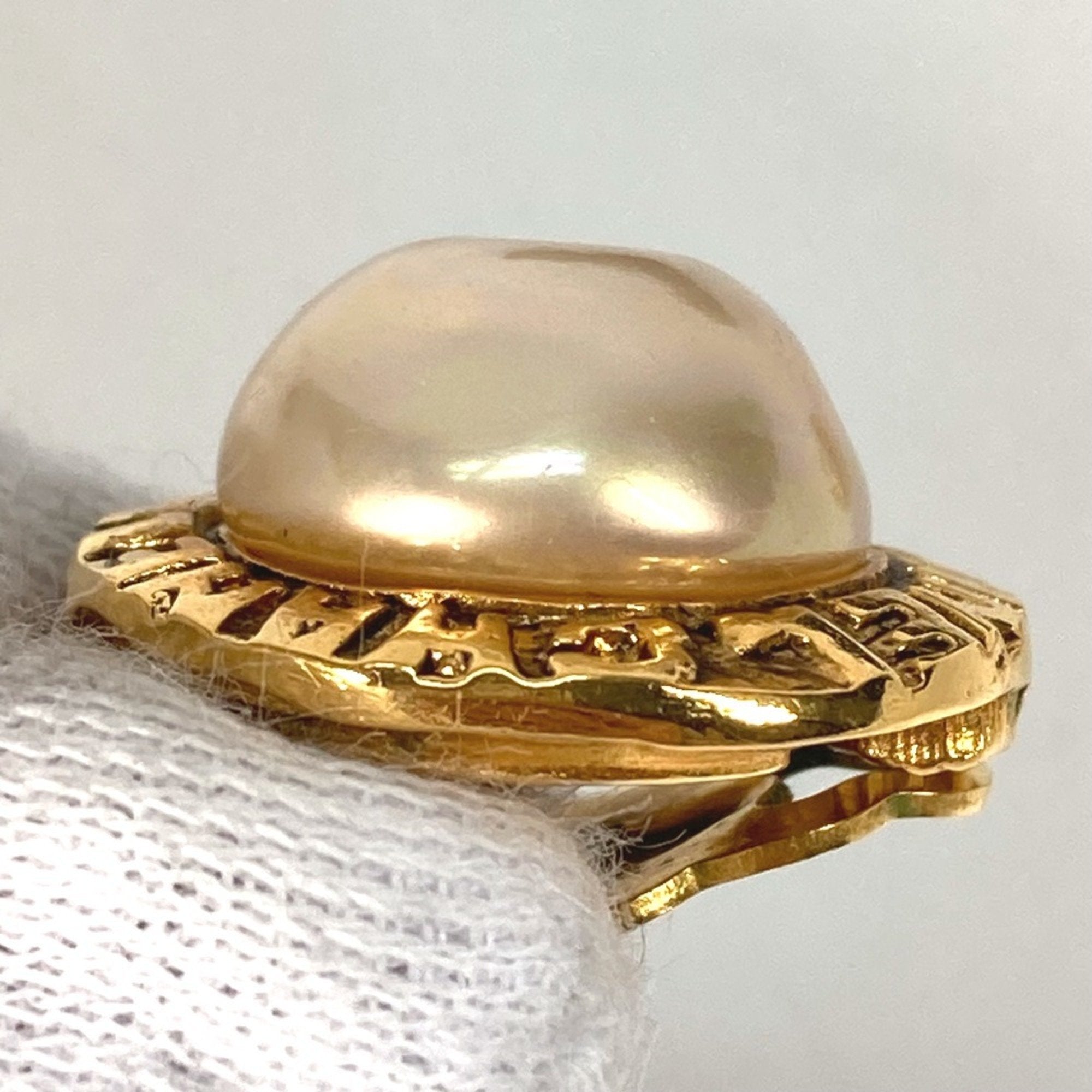 Vintage Clip-On Earrings Pearl Clip-On Gold-Tone Metal