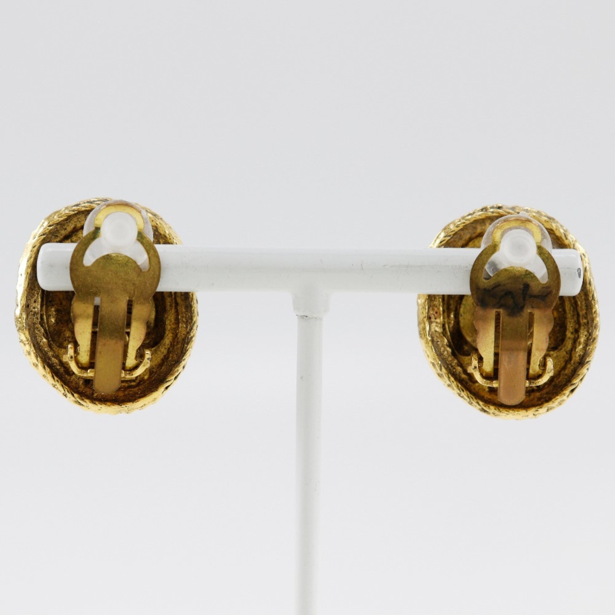 CC Logo Clip-On Earrings Metal Gold-Tone Metal