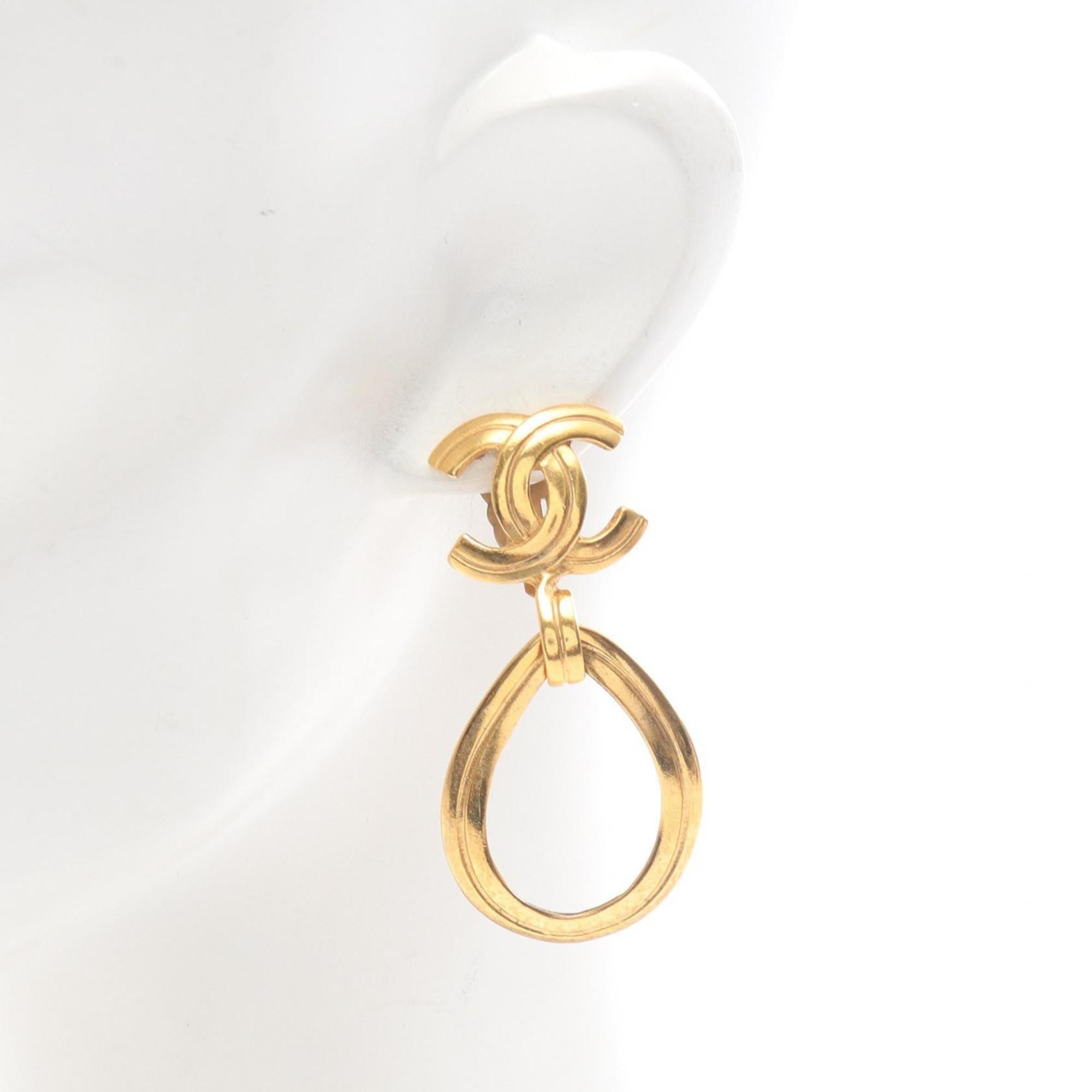 CC Logo Clip-On Earrings Metal Gold-Tone Metal