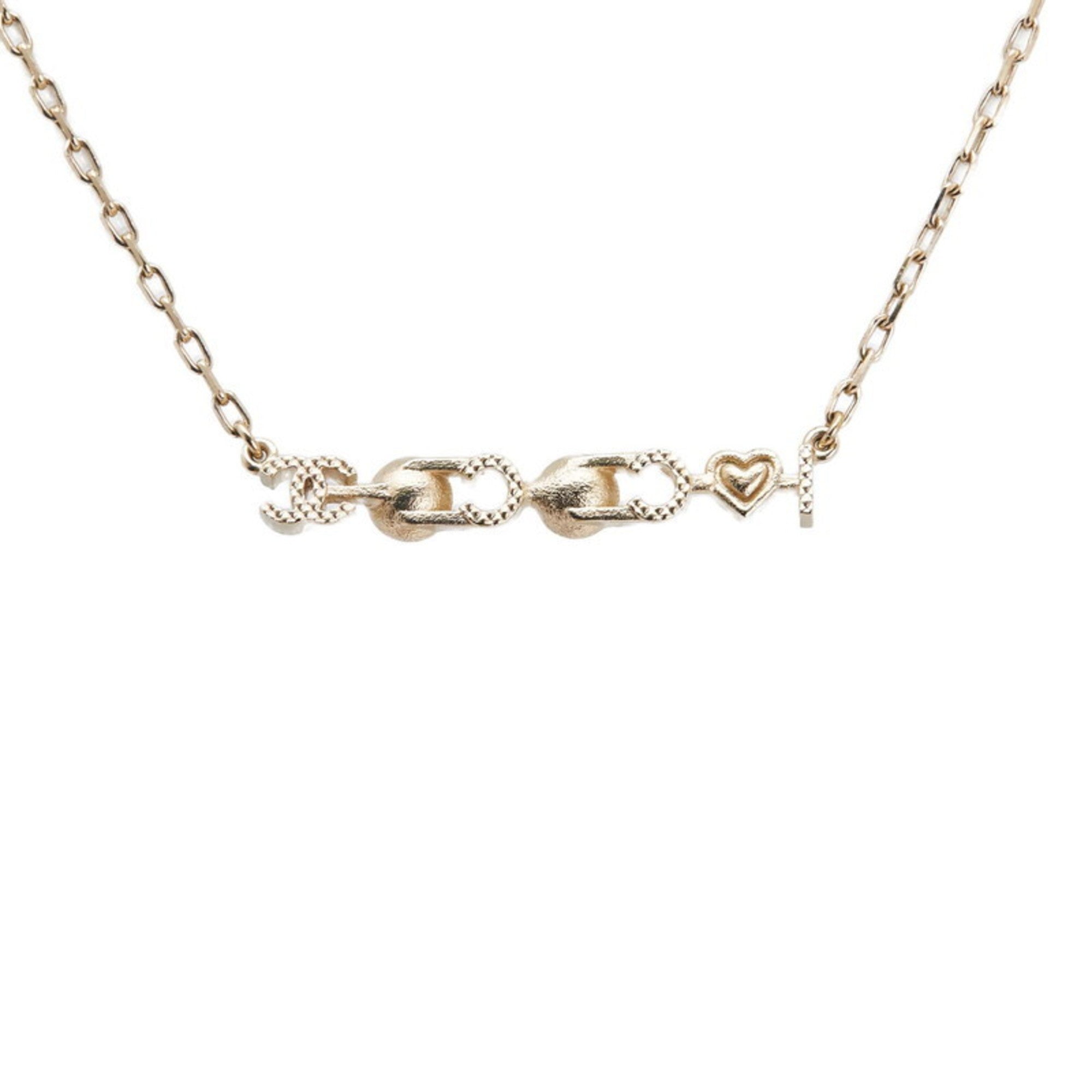 Pearl Heart Pendant Necklace Metal