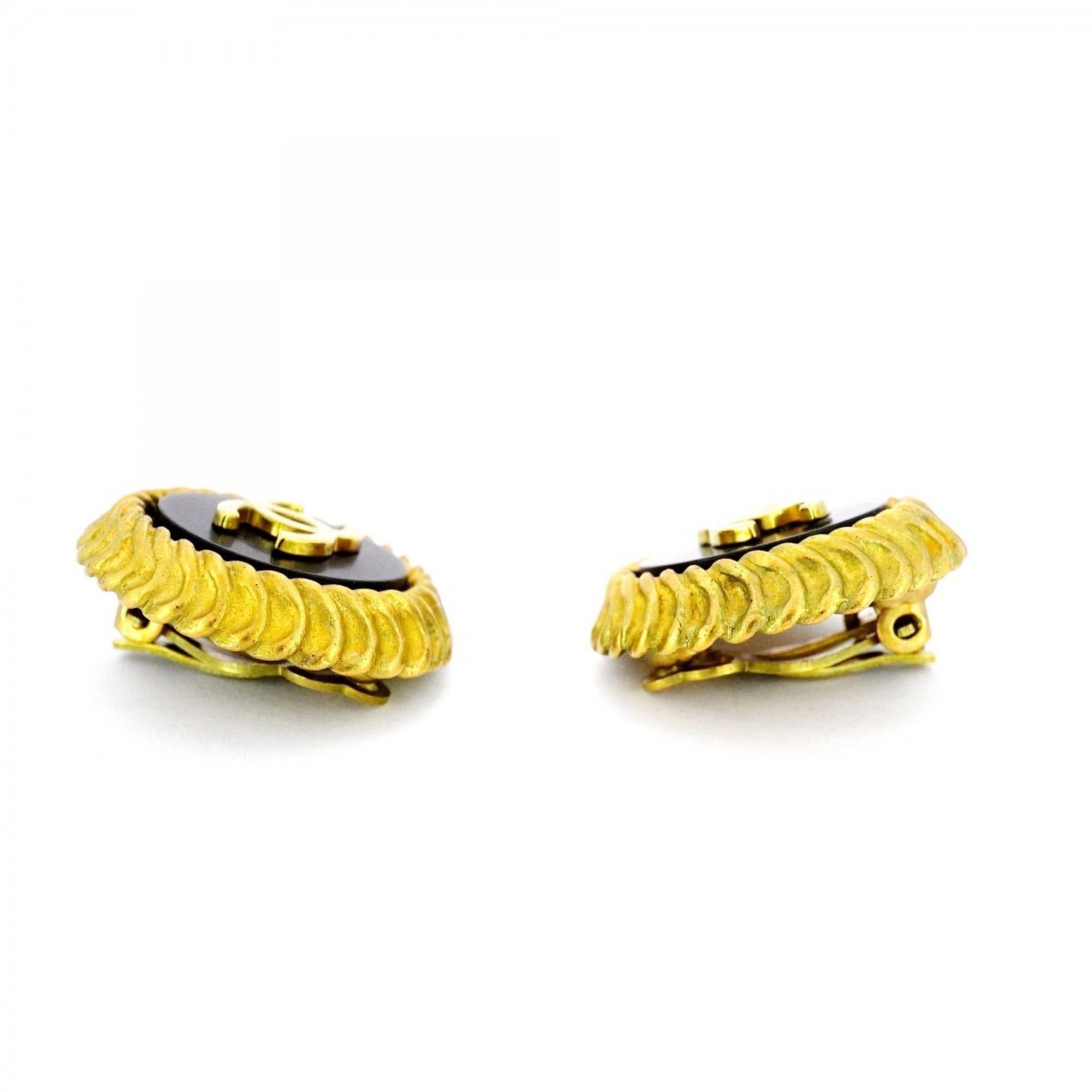 CC Logo Circle Clip-On Earrings Metal Gold-Tone Metal