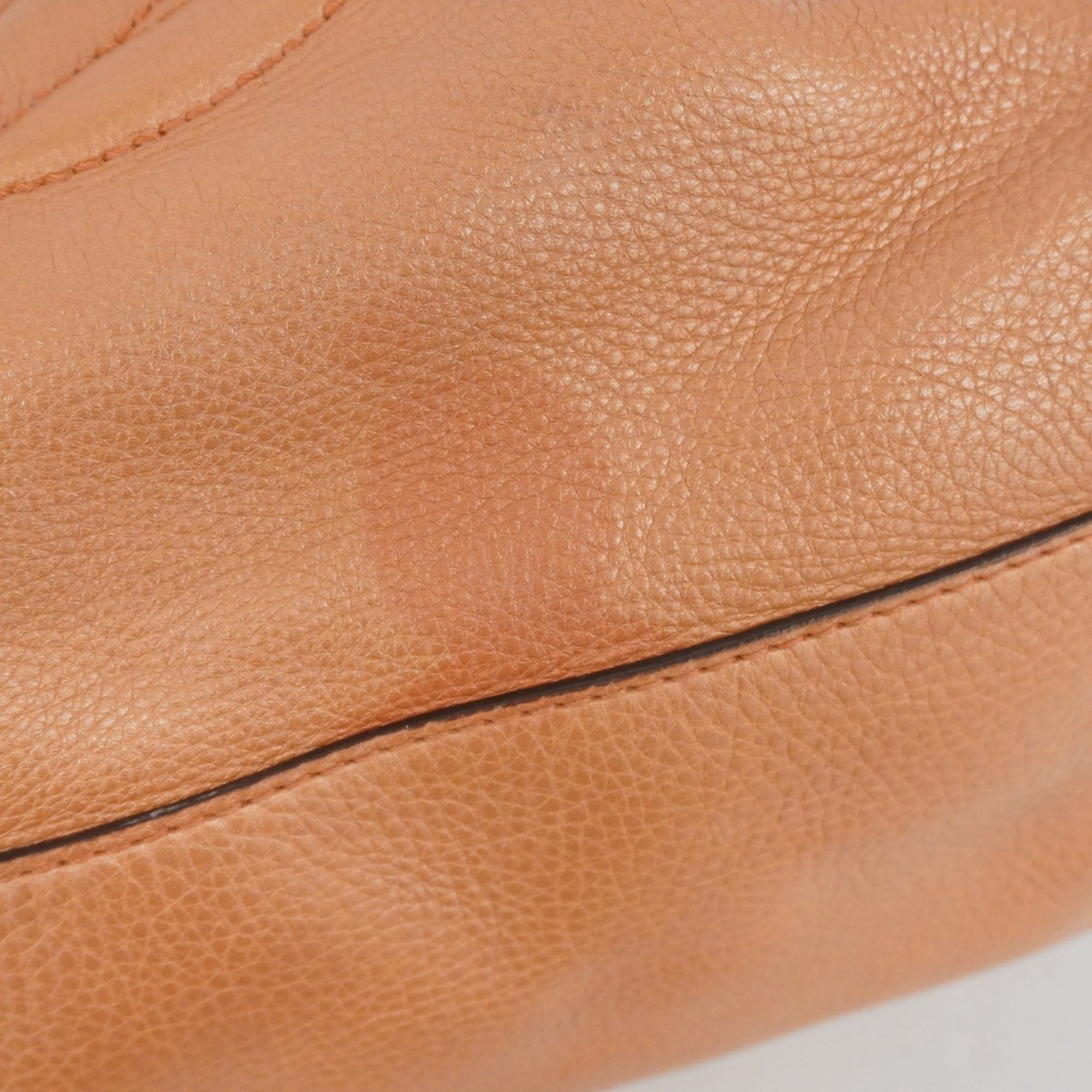 Soho Shoulder Bag Leather Medium