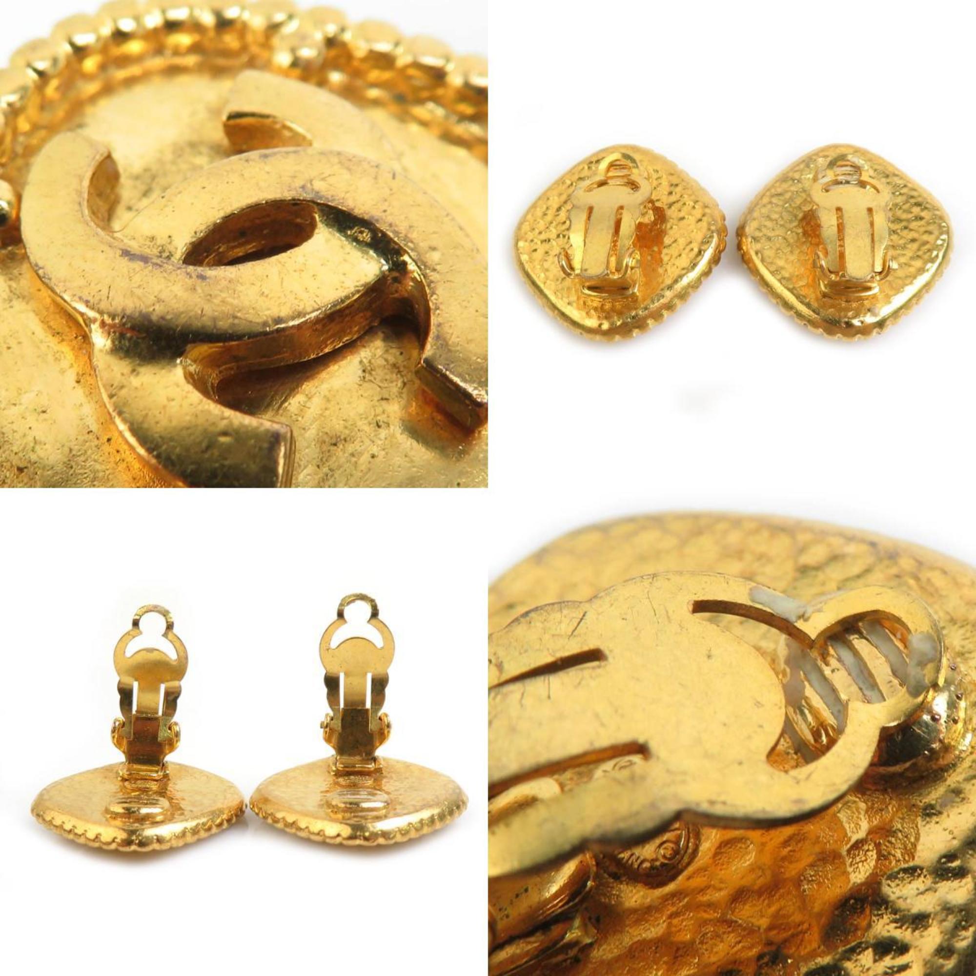CC Logo Clip-On Earrings Gold-Tone Metal Gold-Tone Metal