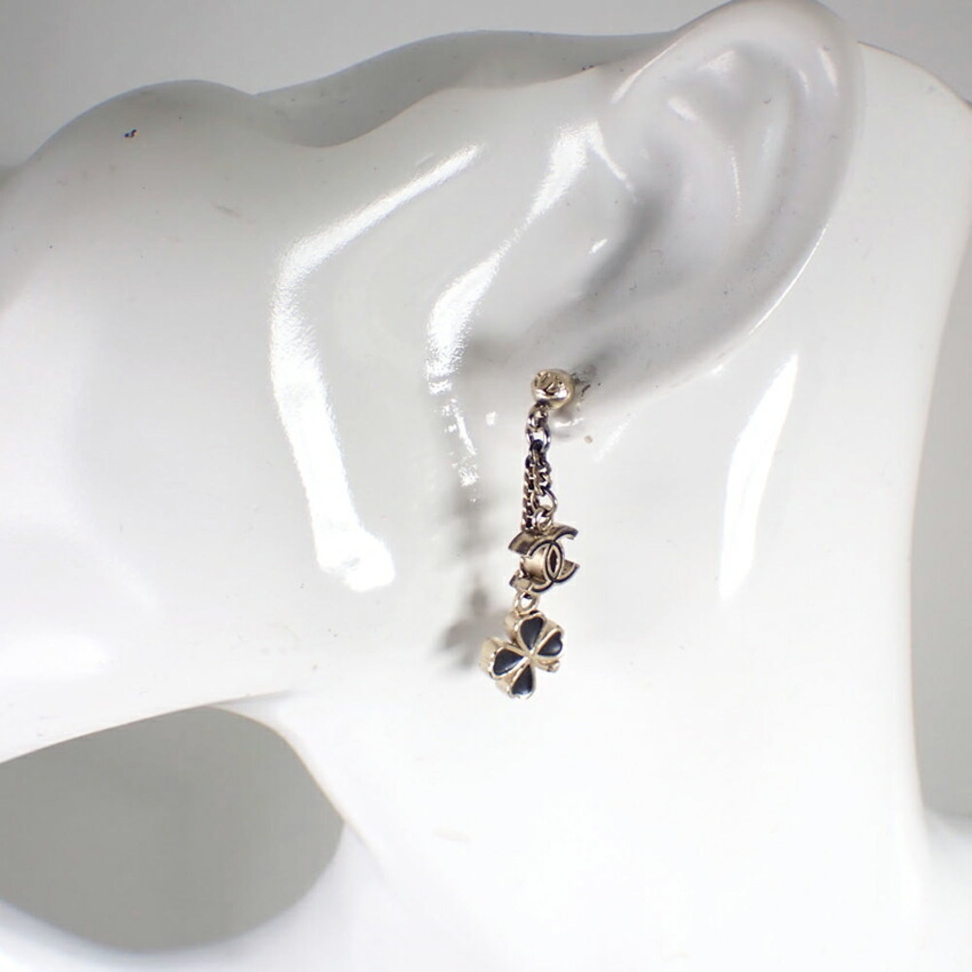 CC Logo Clover Earrings Metal Gold-Tone Metal