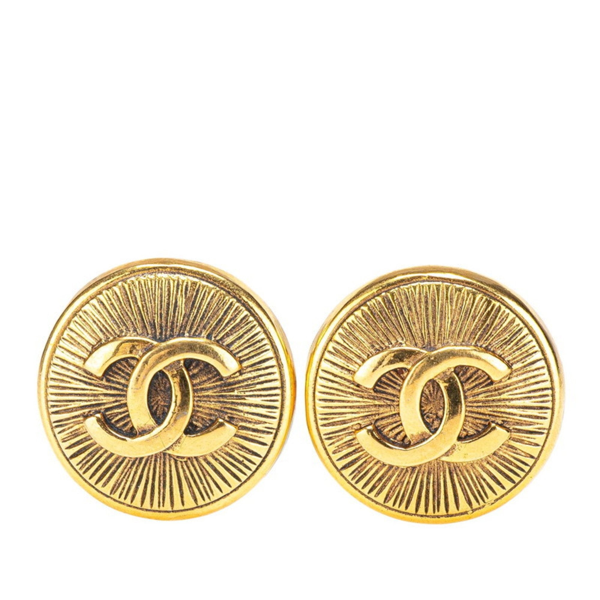 CC Logo Round Clip-On Earrings Metal Gold-Tone Metal