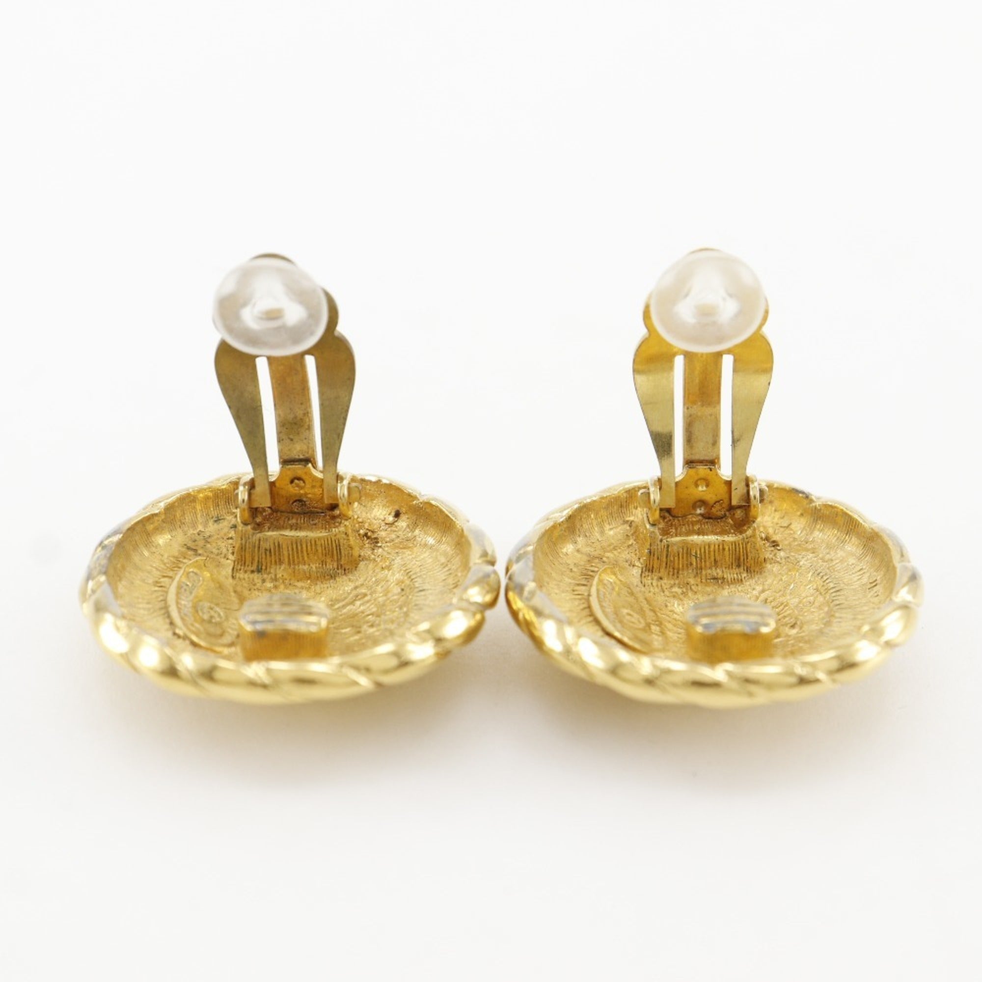 CC Logo Clip-On Earrings Metal Gold-Tone Metal