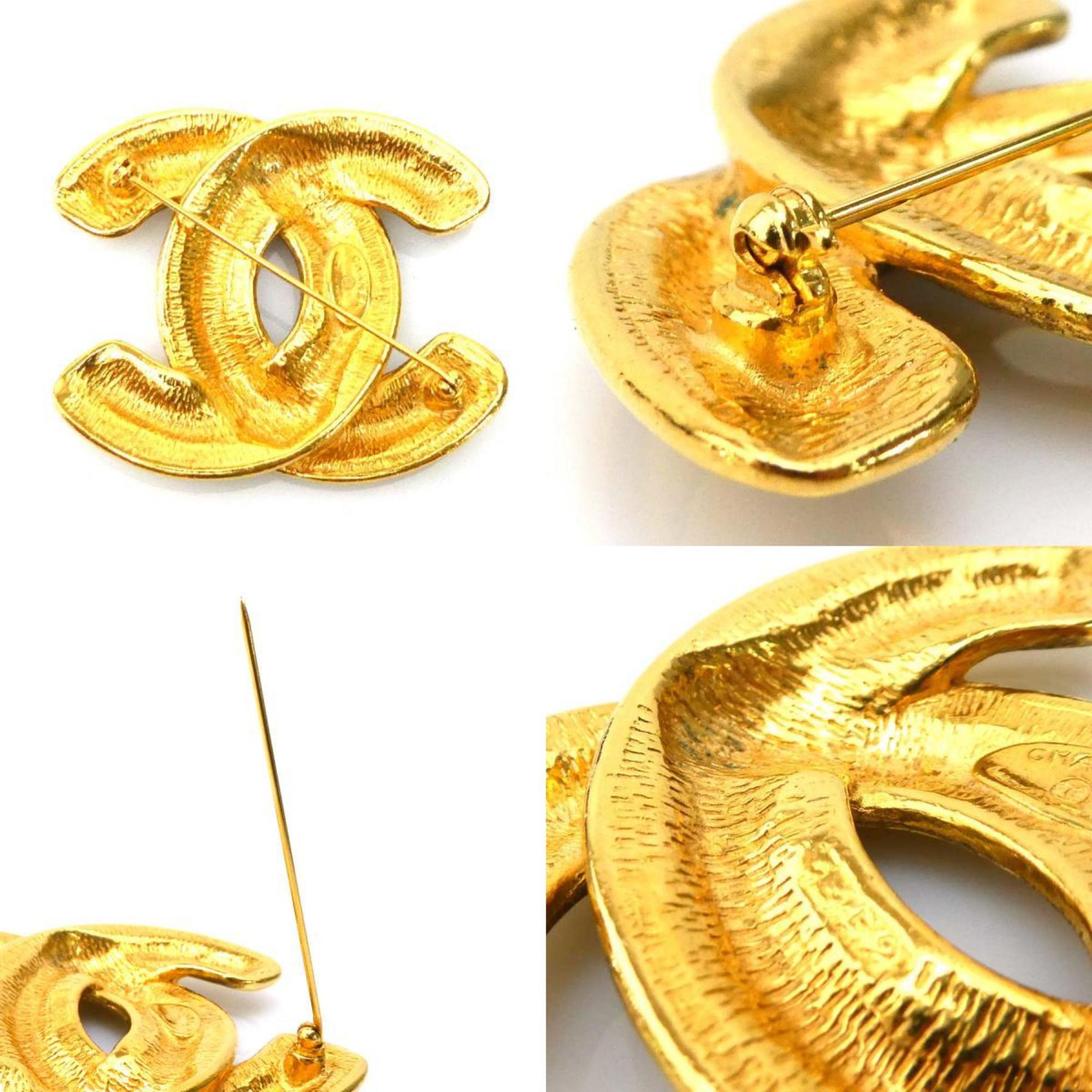 CC Logo Brooch Gold-Tone Metal