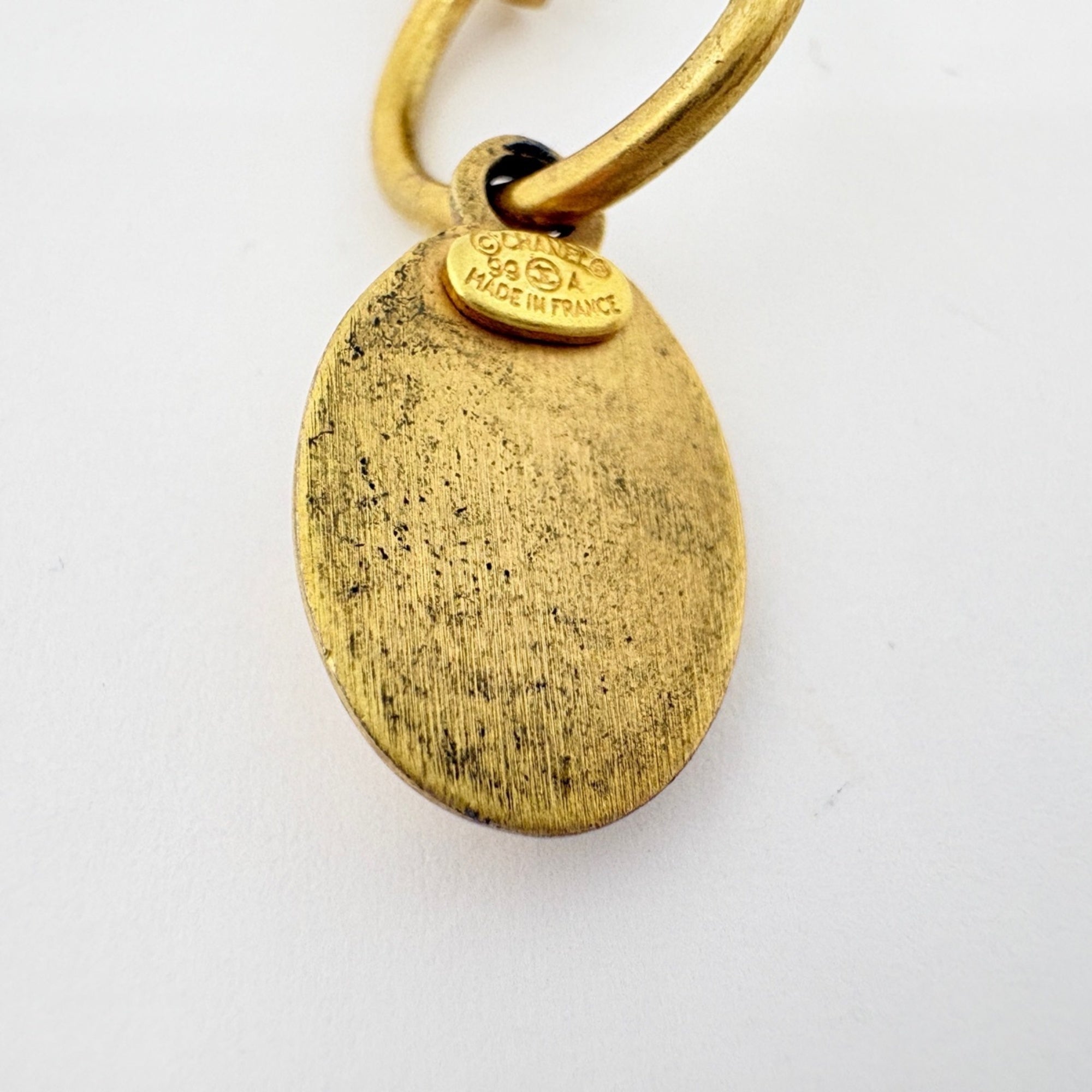 CC Logo Oval Earrings Metal Gold-Tone Metal