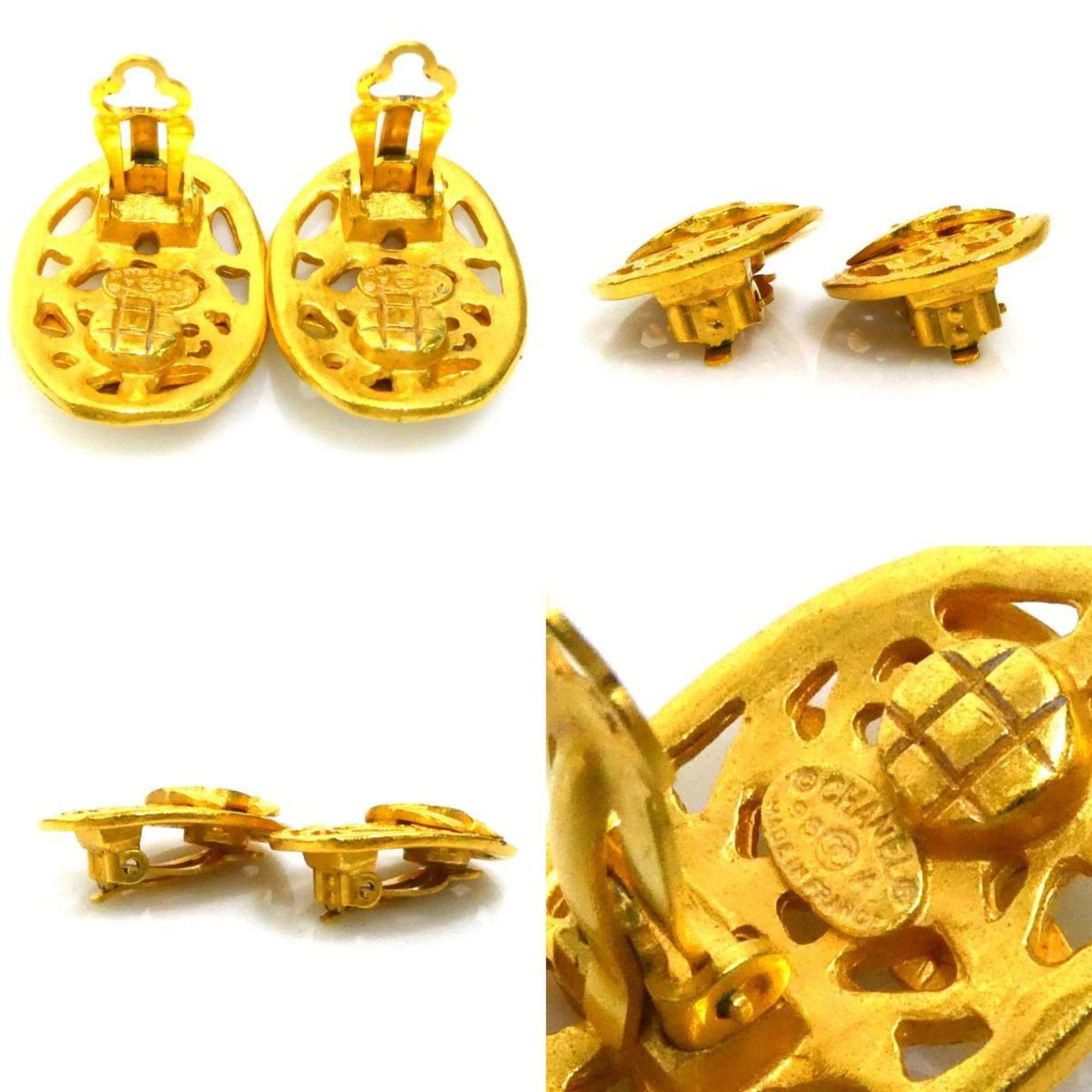 CC Logo Clip-On Earrings Gold-Tone Metal Gold-Tone Metal