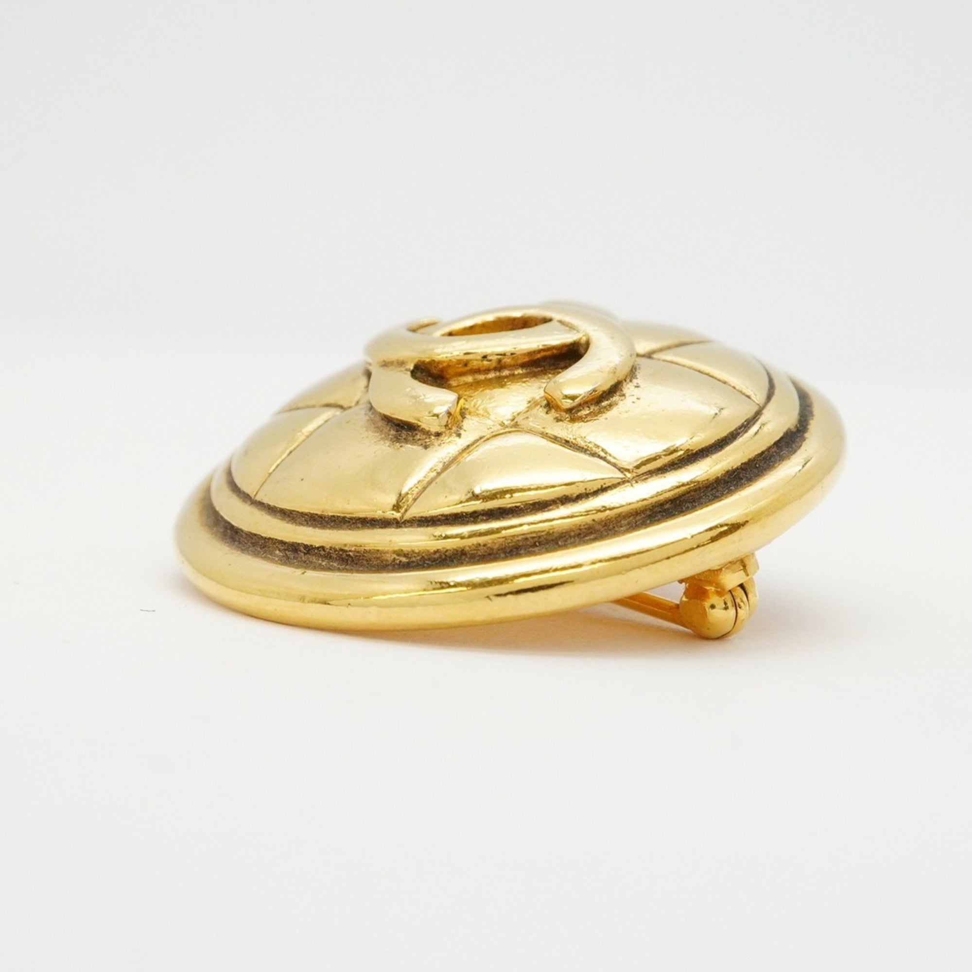 CC Logo Circle Brooch Metal