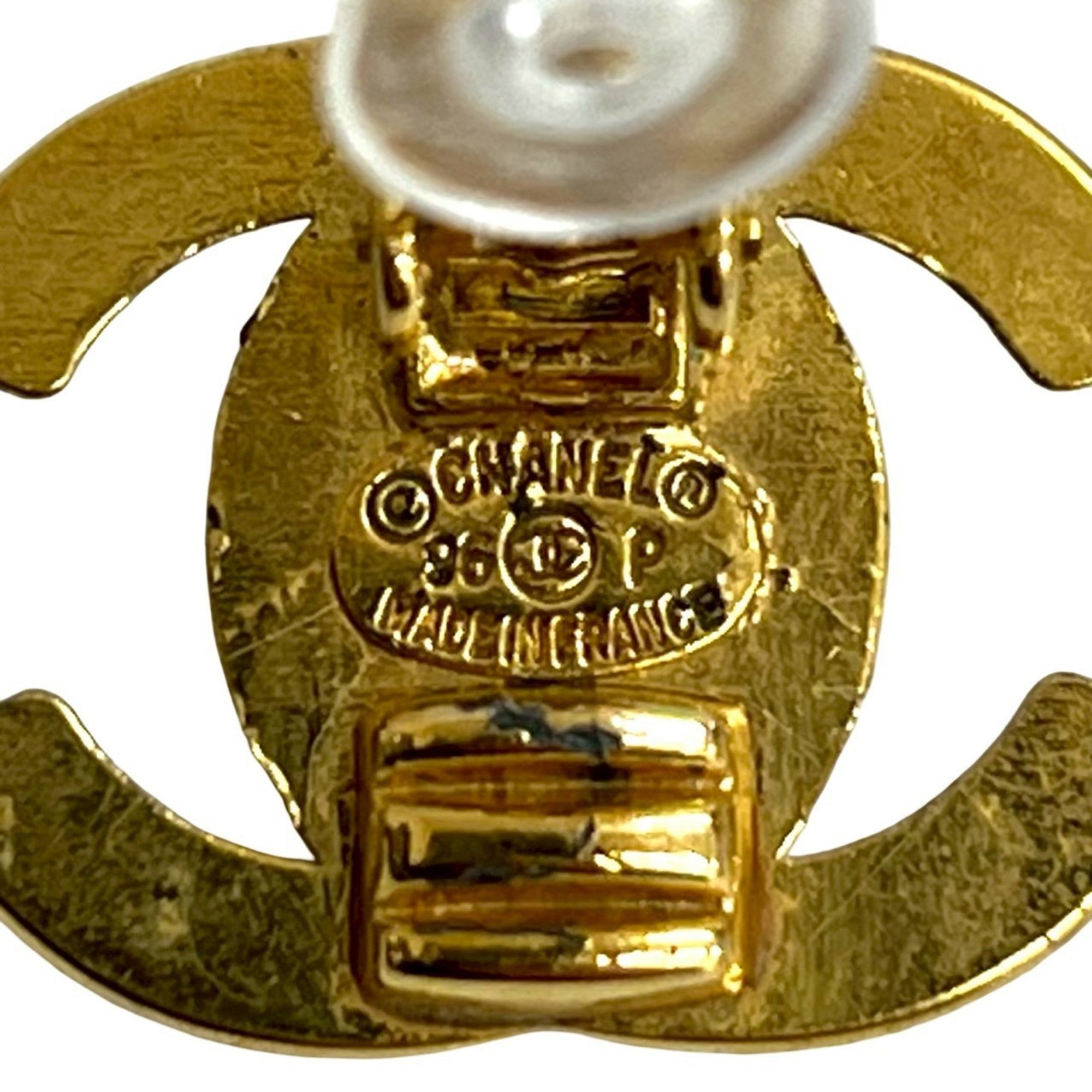 CC Logo Clip-On Earrings Metal Gold-Tone Metal
