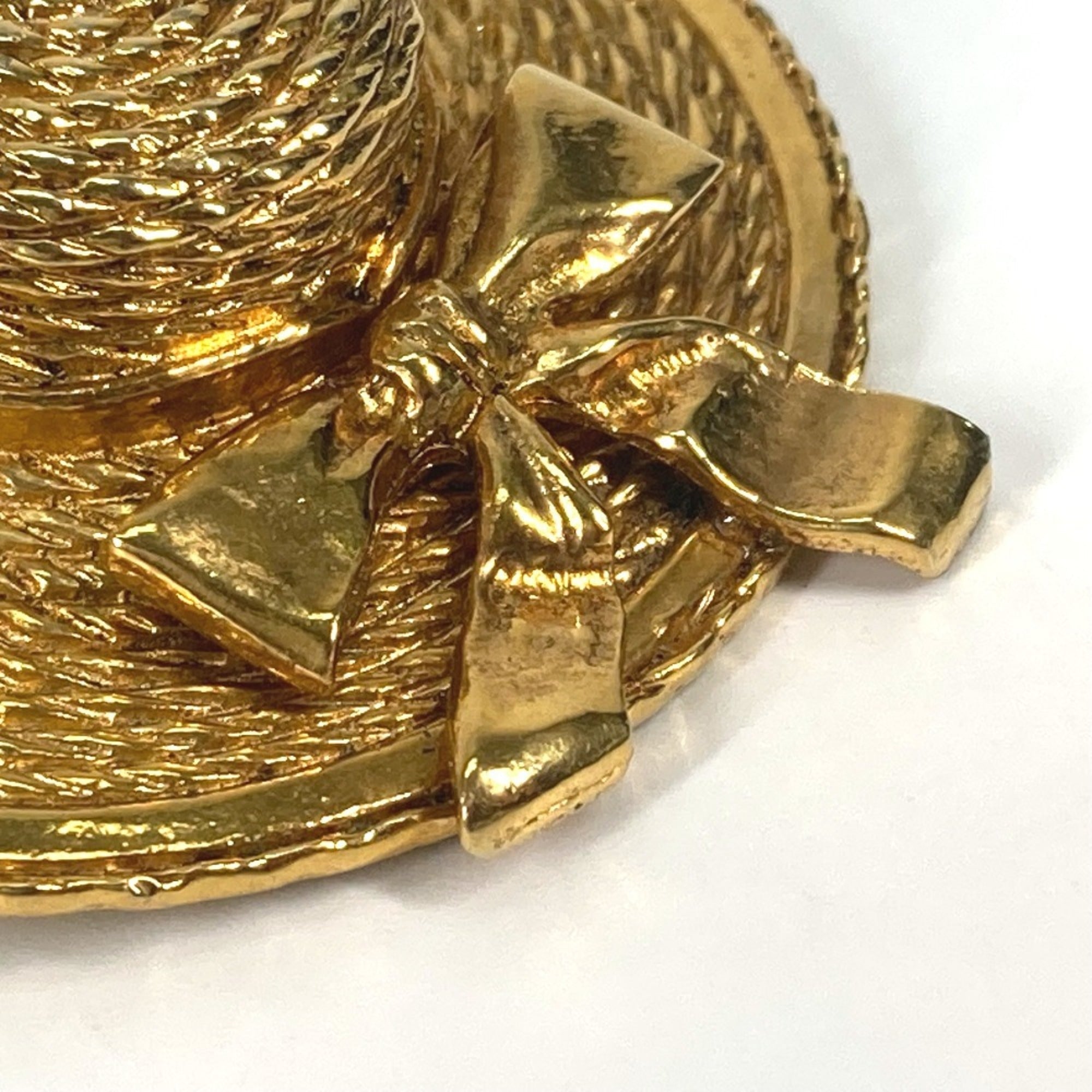 Vintage Straw Hat Brooch Metal
