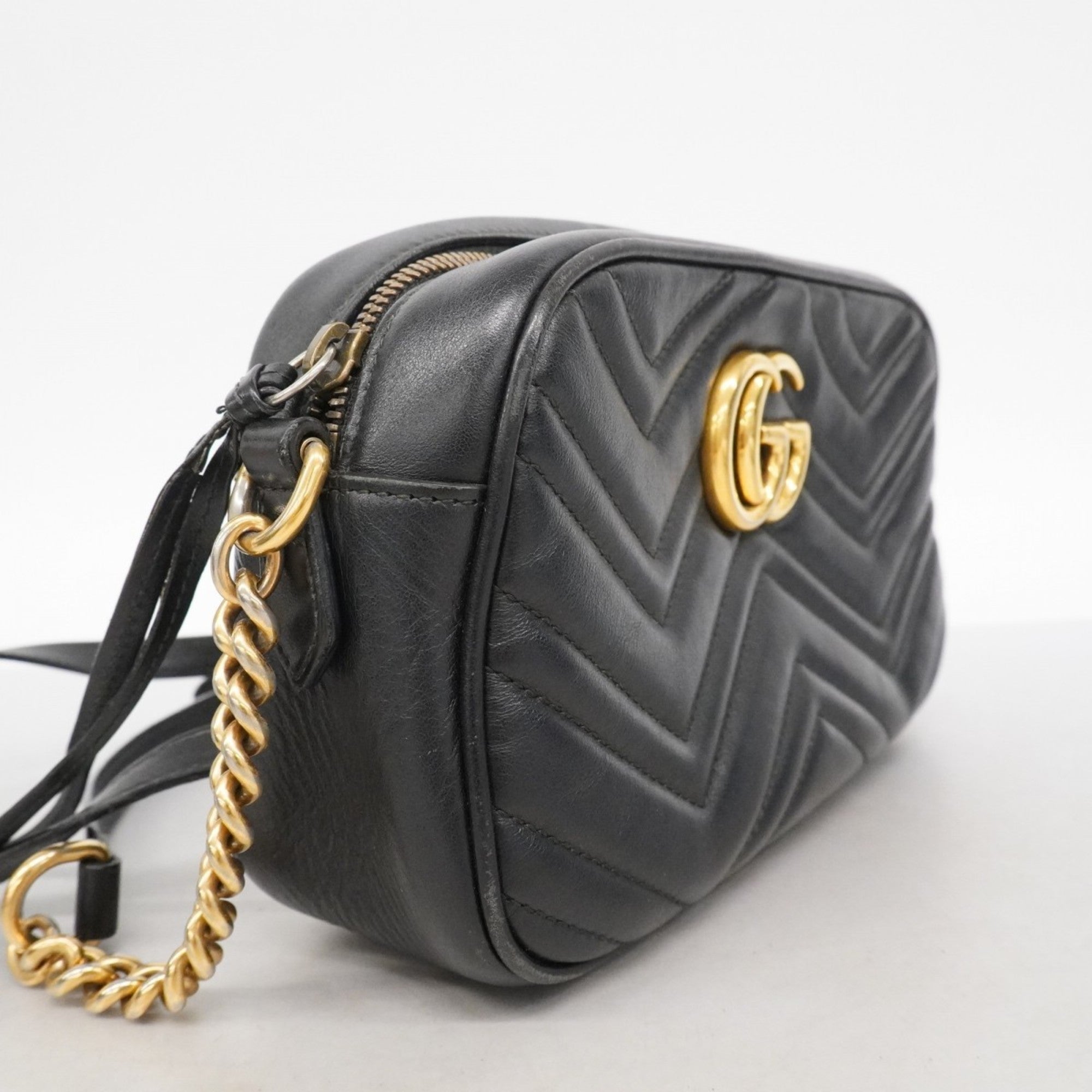 GG Marmont Shoulder Bag Matelasse Leather Small